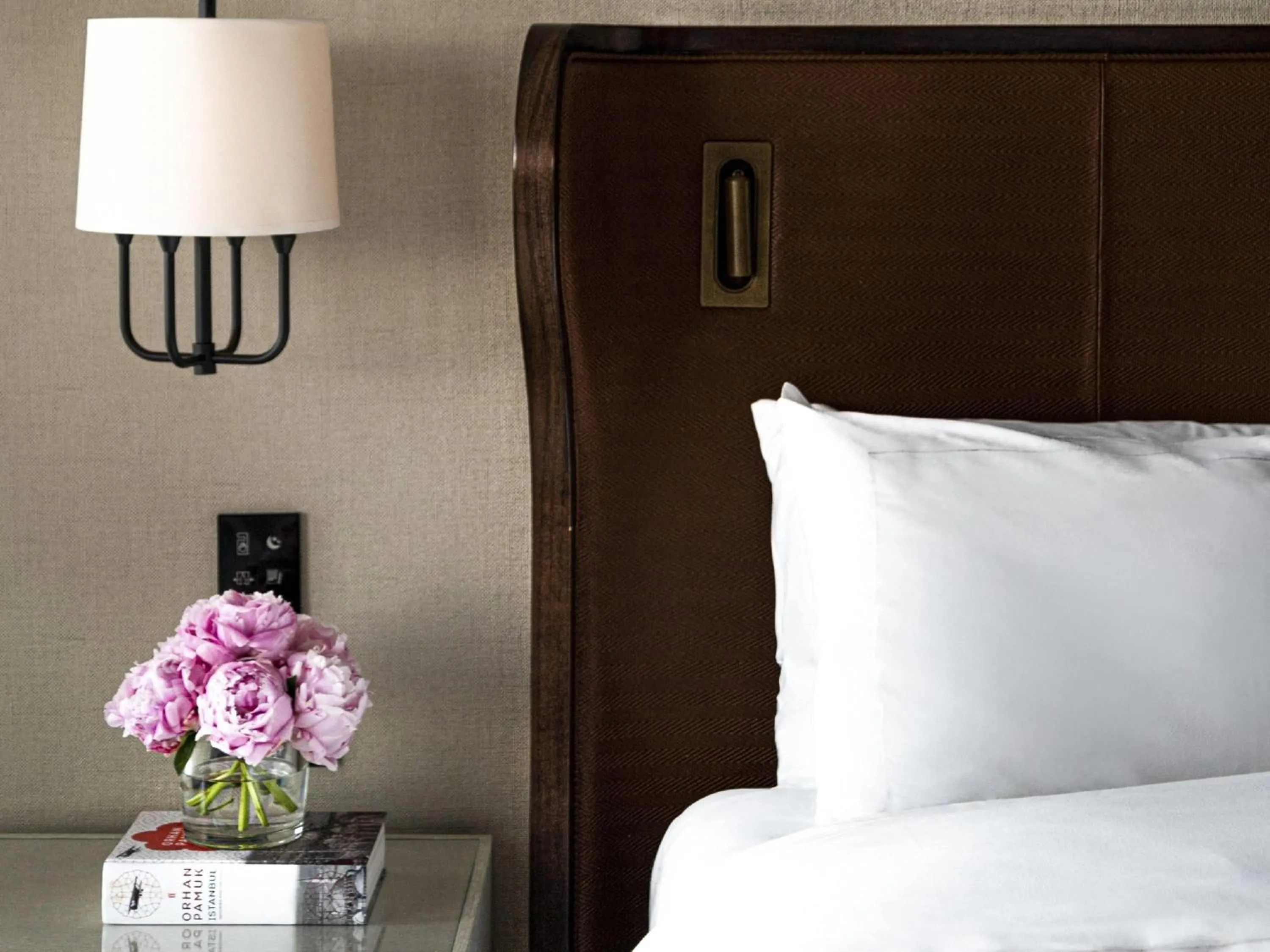 Bedroom, Bed in Fairmont Quasar Istanbul Hotel