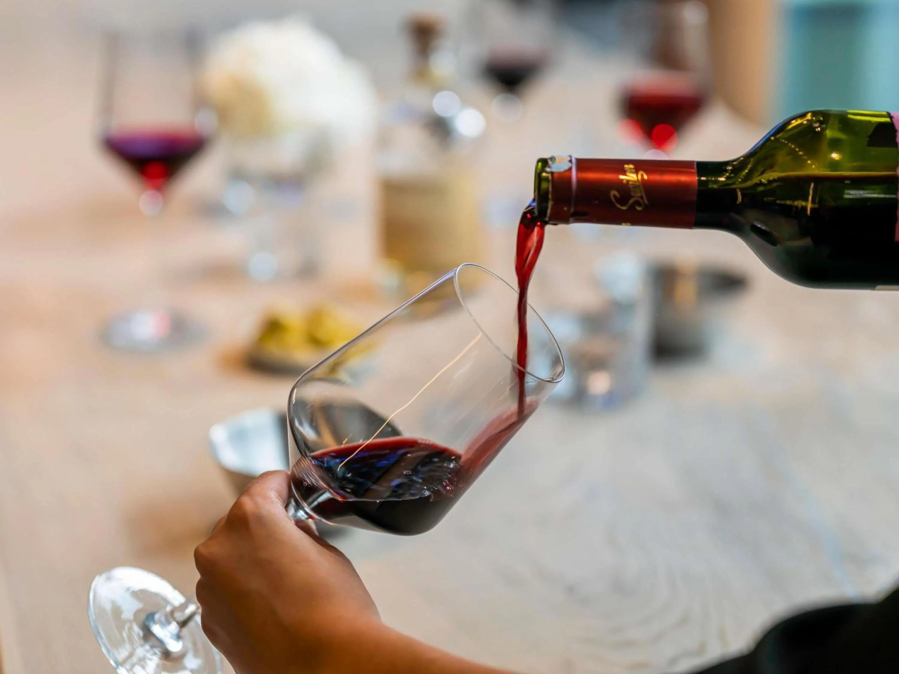 Lounge or bar in Fairmont Quasar Istanbul Hotel