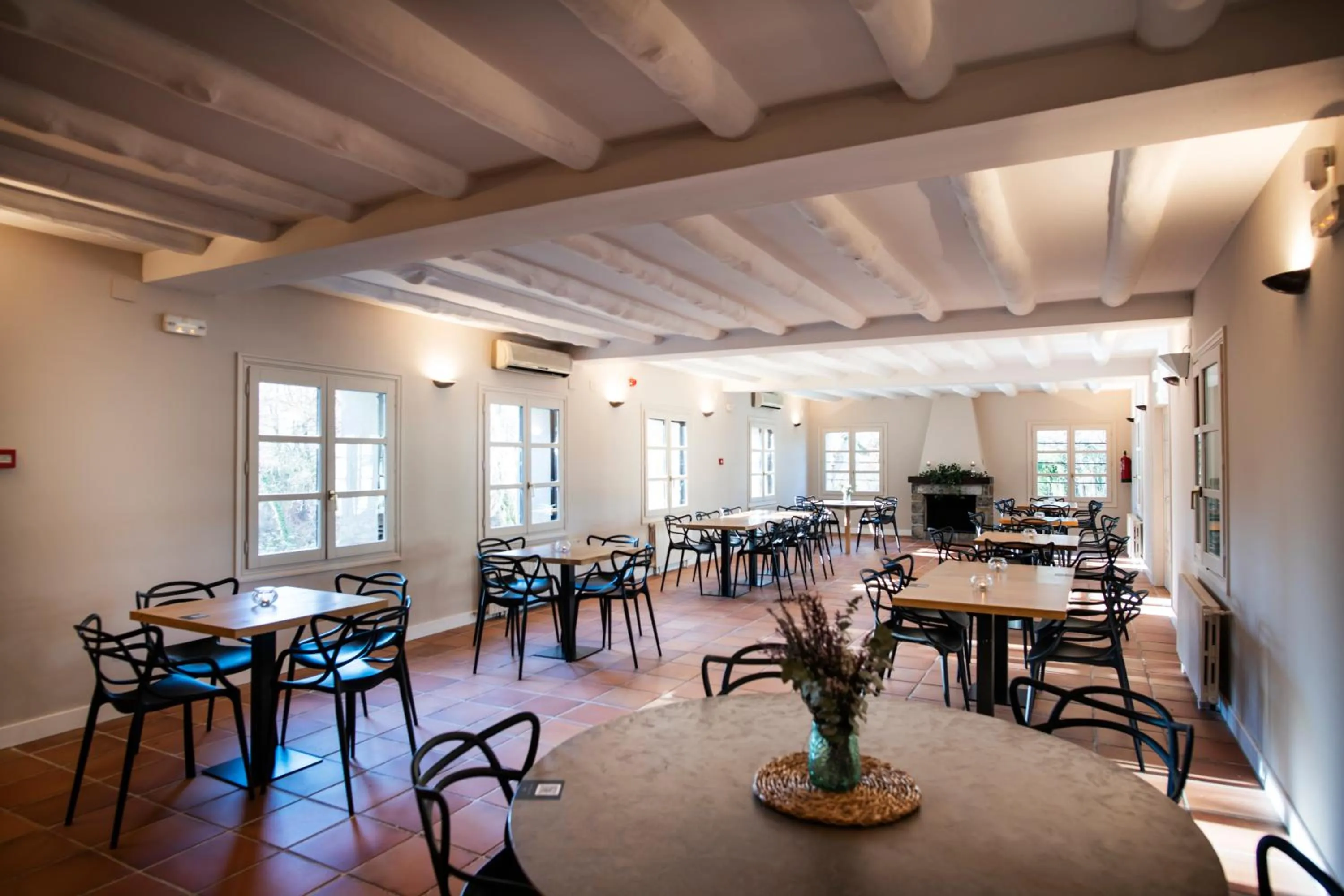 Lounge or bar in La Pedanía Hotel Y Bungalows - Ligüerre de Cinca