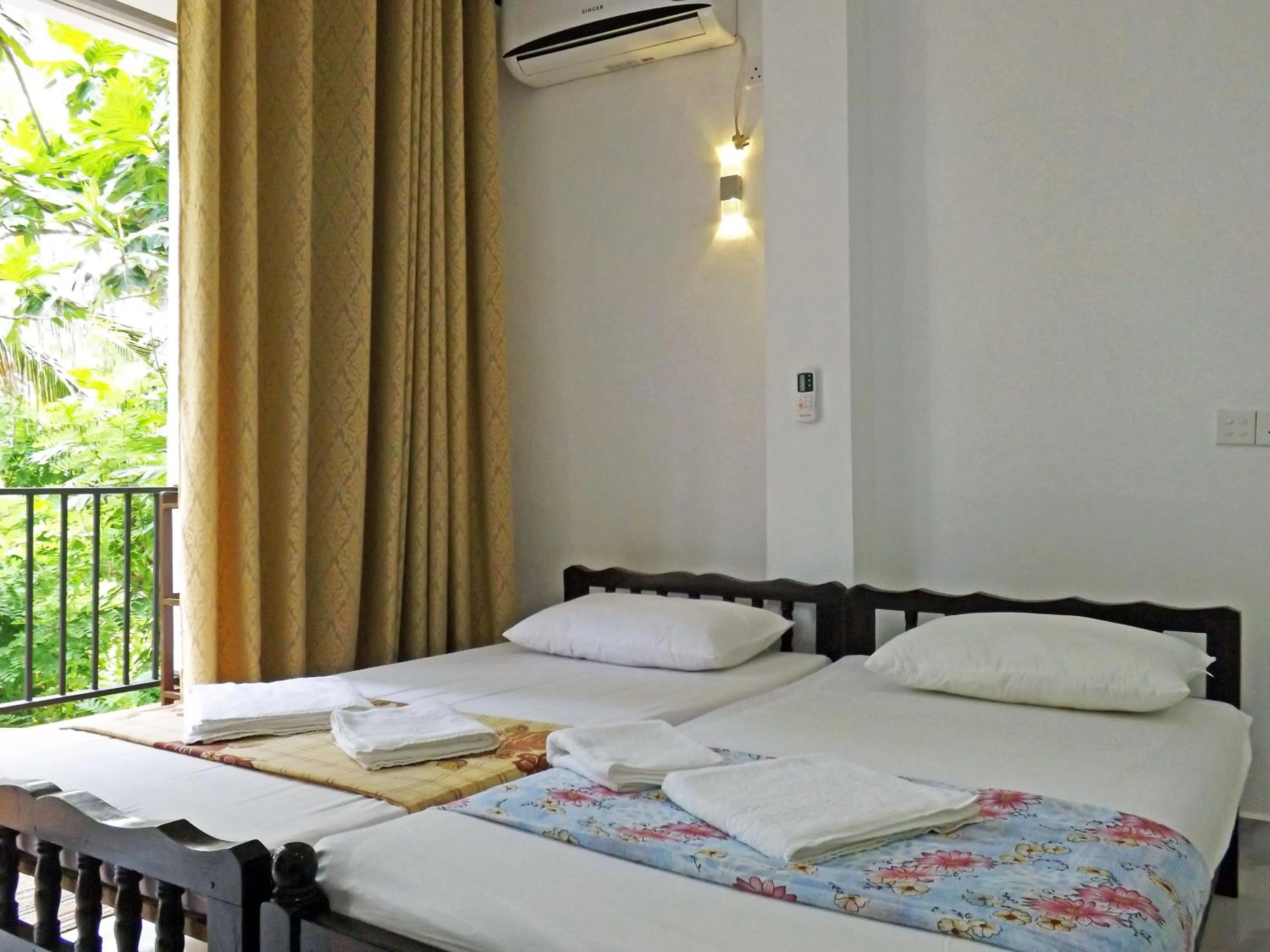 Bedroom, Bed in Hotel "Diana"