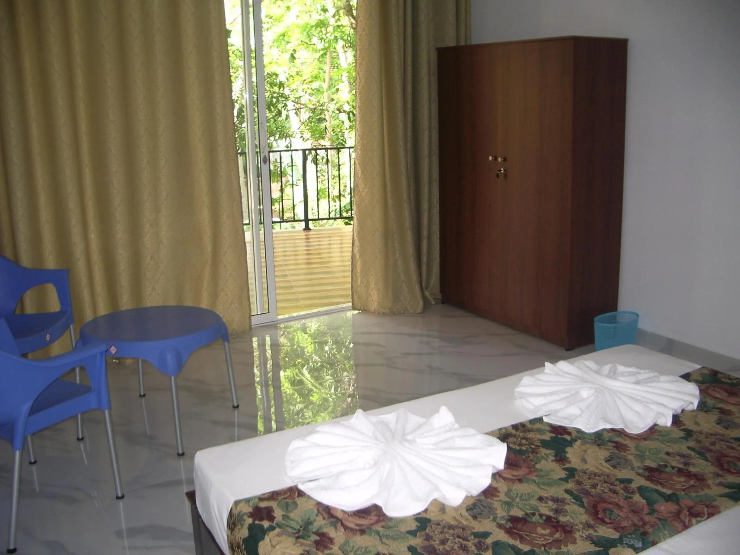 Photo of the whole room, Bed in Hotel "Diana"