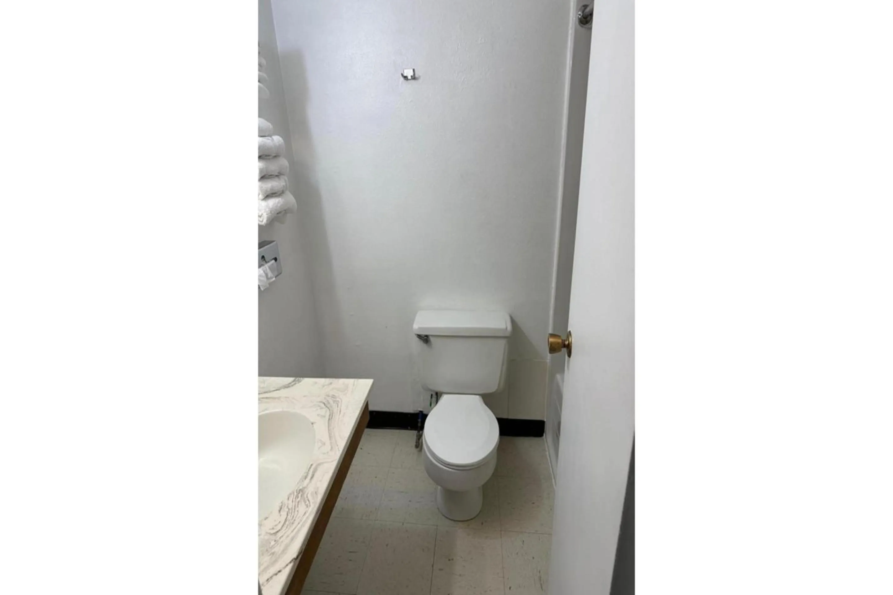 Bathroom in Love Hotels Kadoka by OYO at Badlands SD