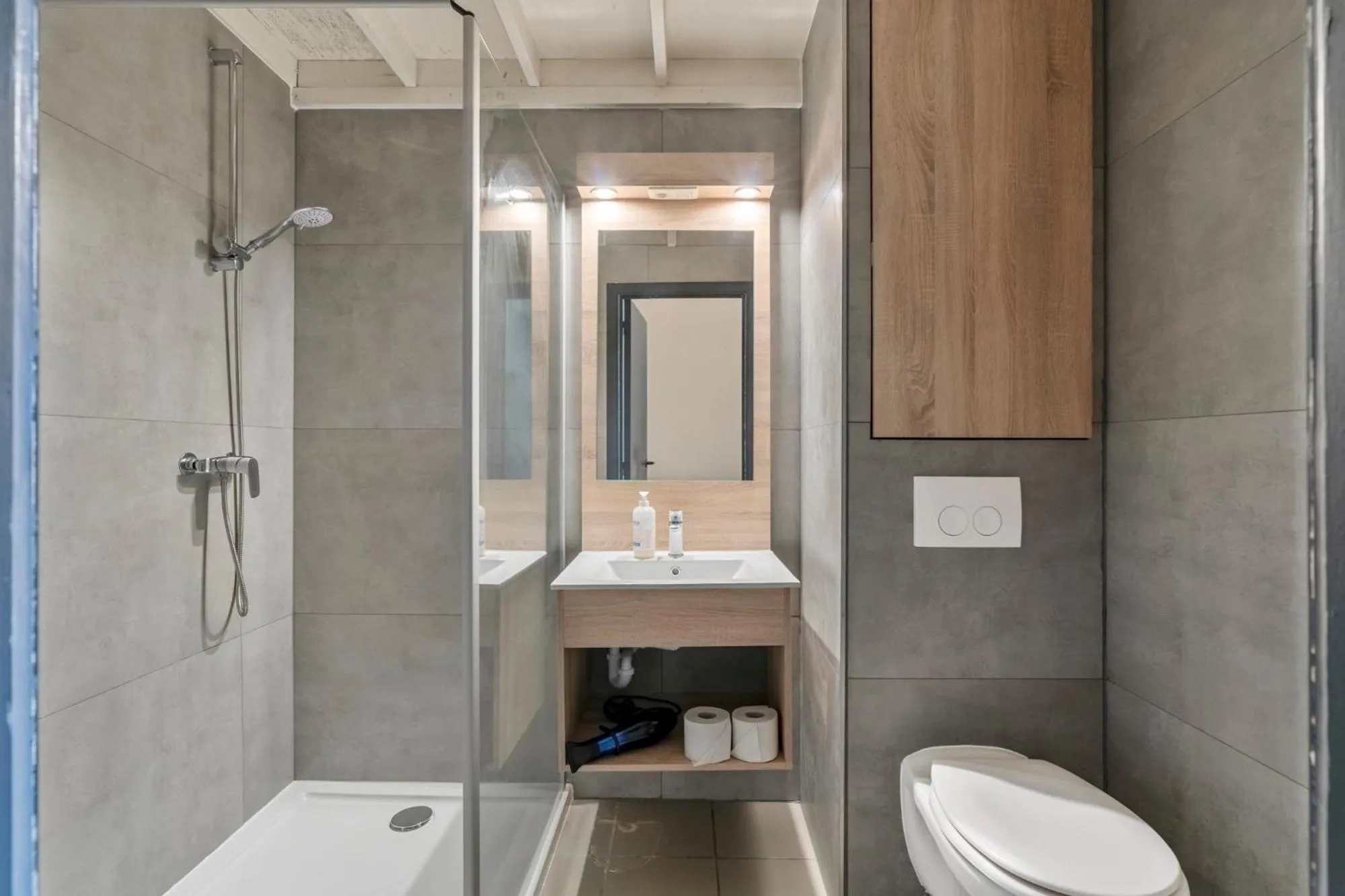 Shower in Budget Flats Leuven