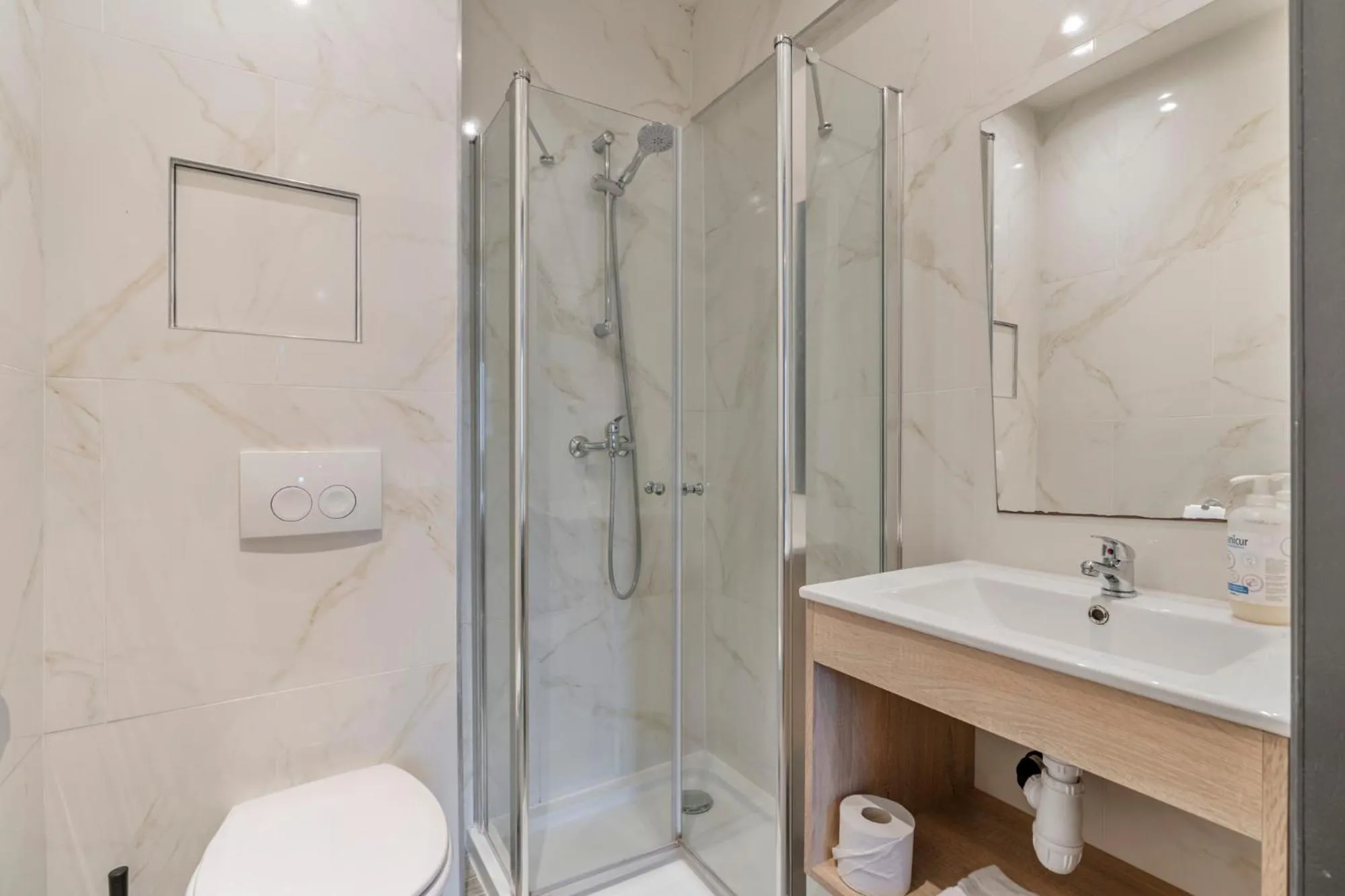 Shower in Budget Flats Leuven