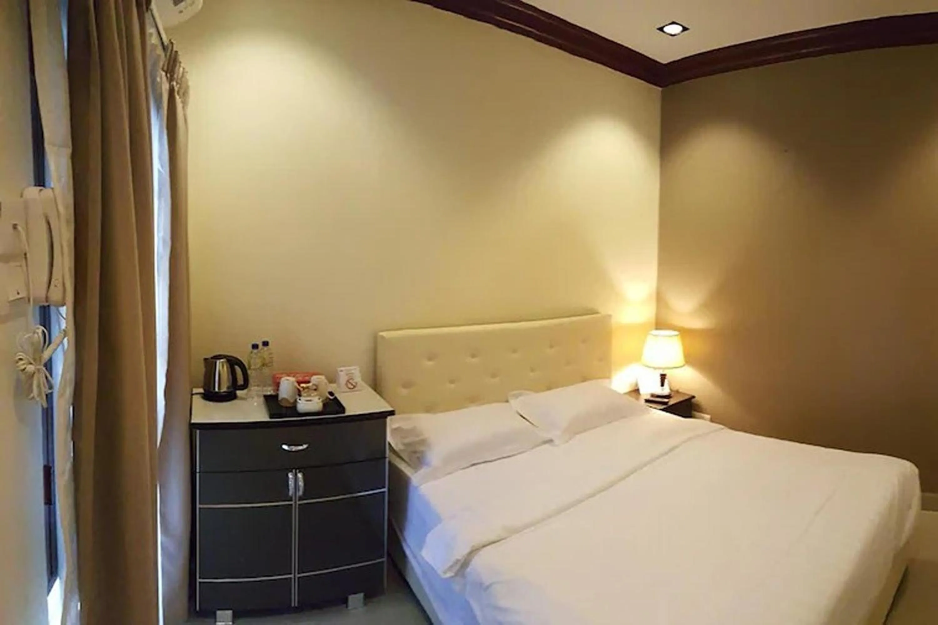 Bed in AlSafina Kijal Beach Resort & Restaurant