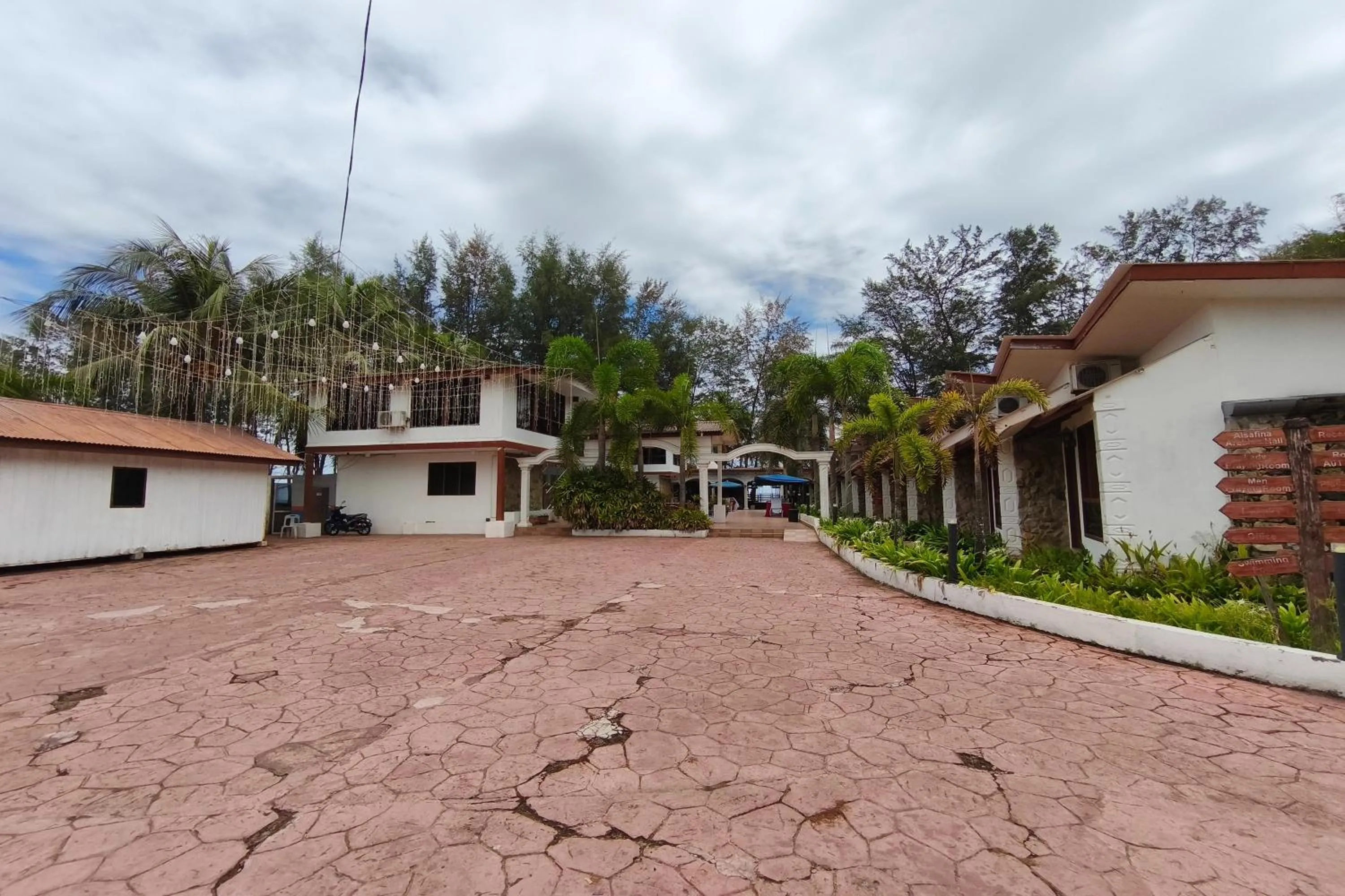 Property building in AlSafina Kijal Beach Resort & Restaurant