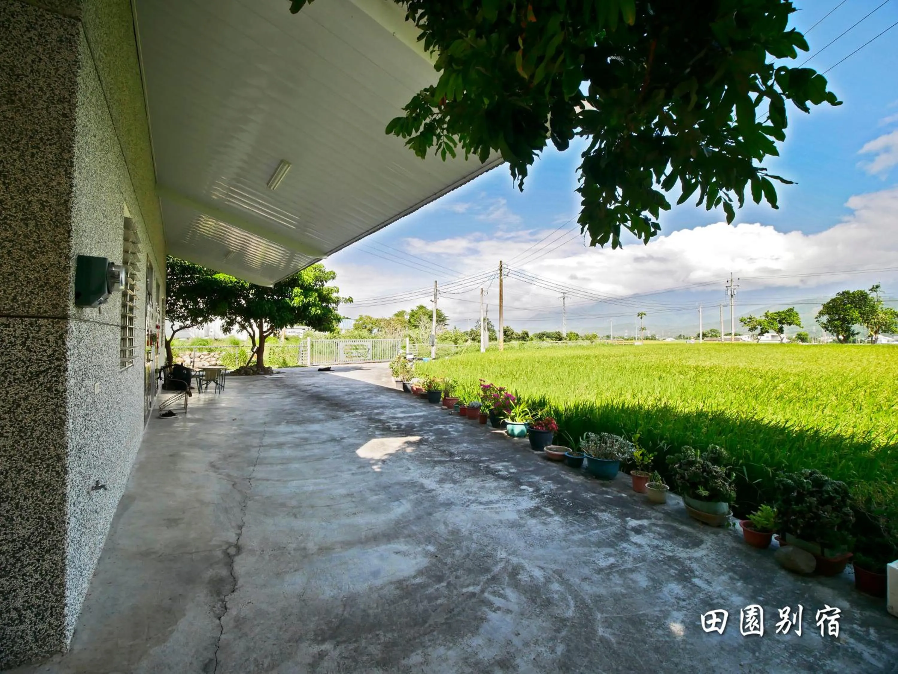 Facade/entrance in Brownbnb