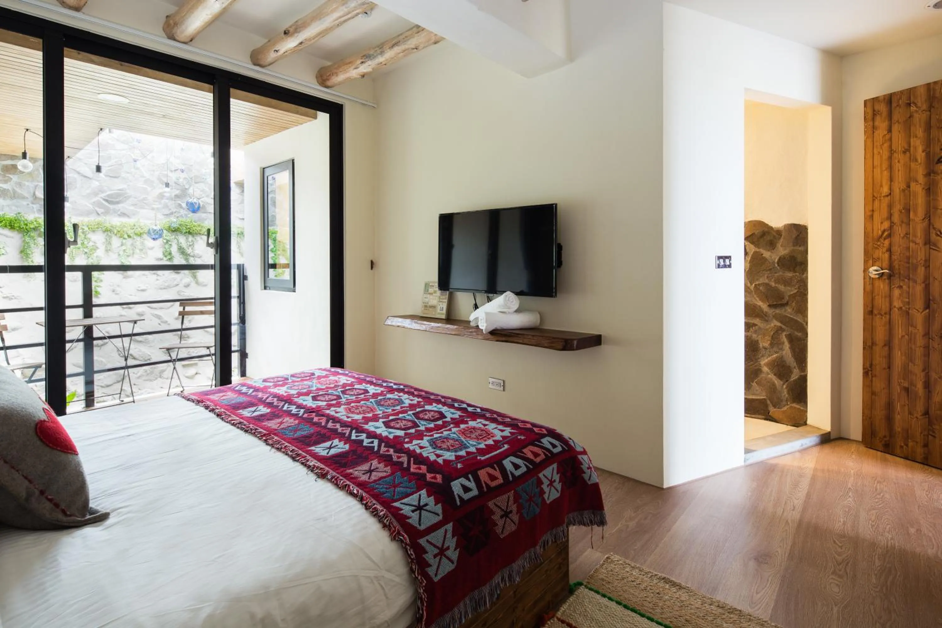 Patio in Haku Beach Days Inn