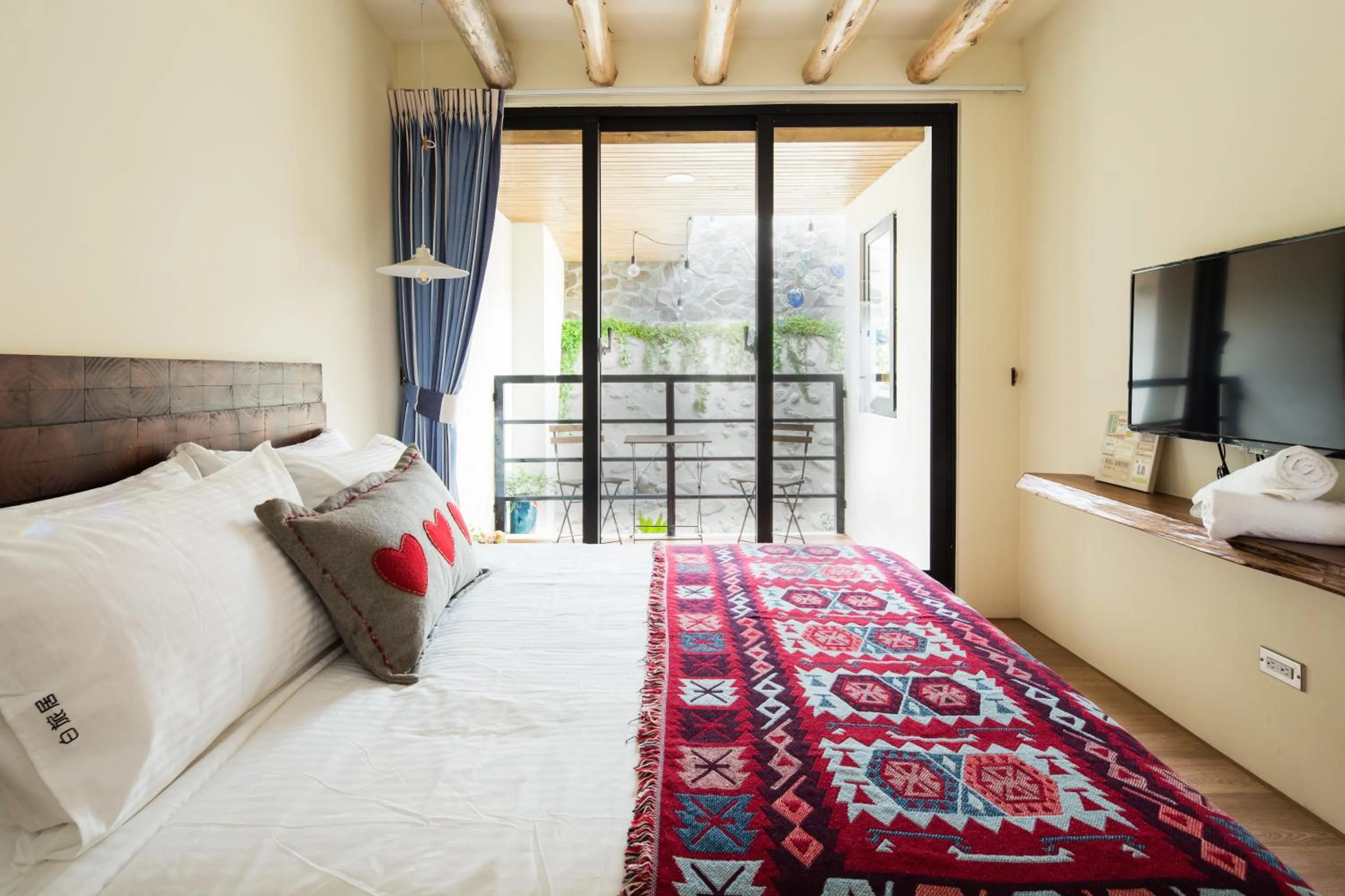 Patio in Haku Beach Days Inn