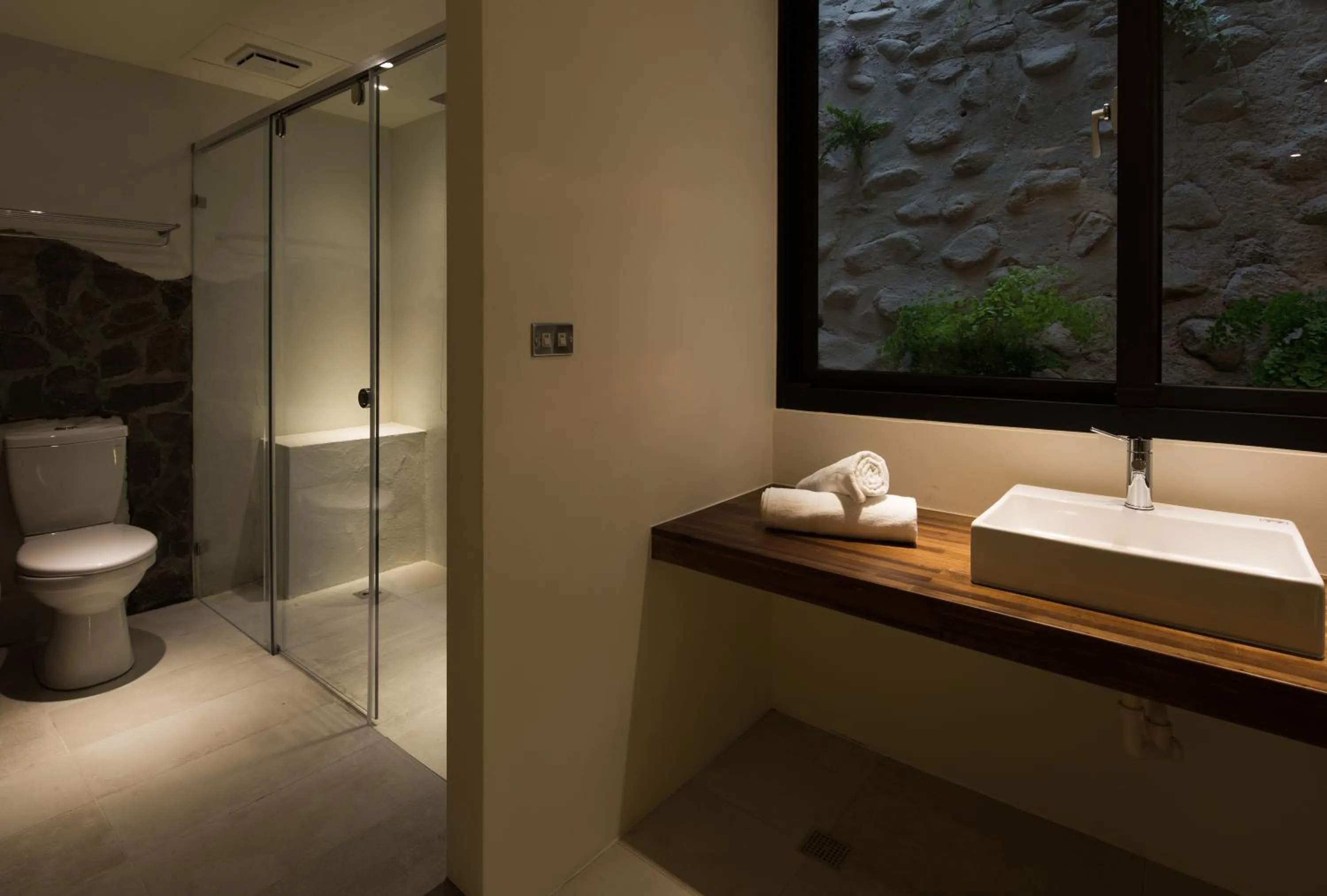 Patio in Haku Beach Days Inn