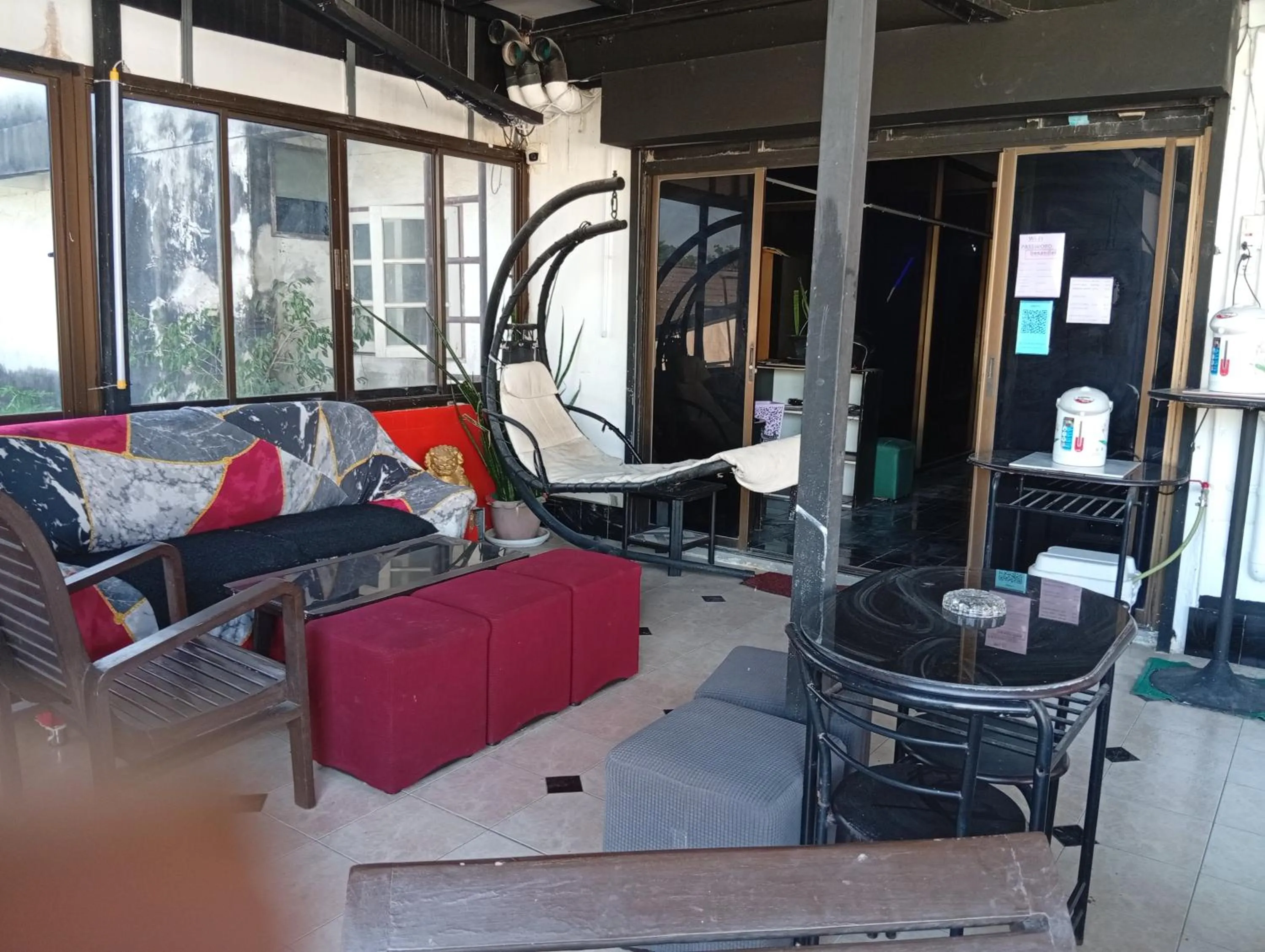 Seating area in BEN & LEK GUESTHOUSE