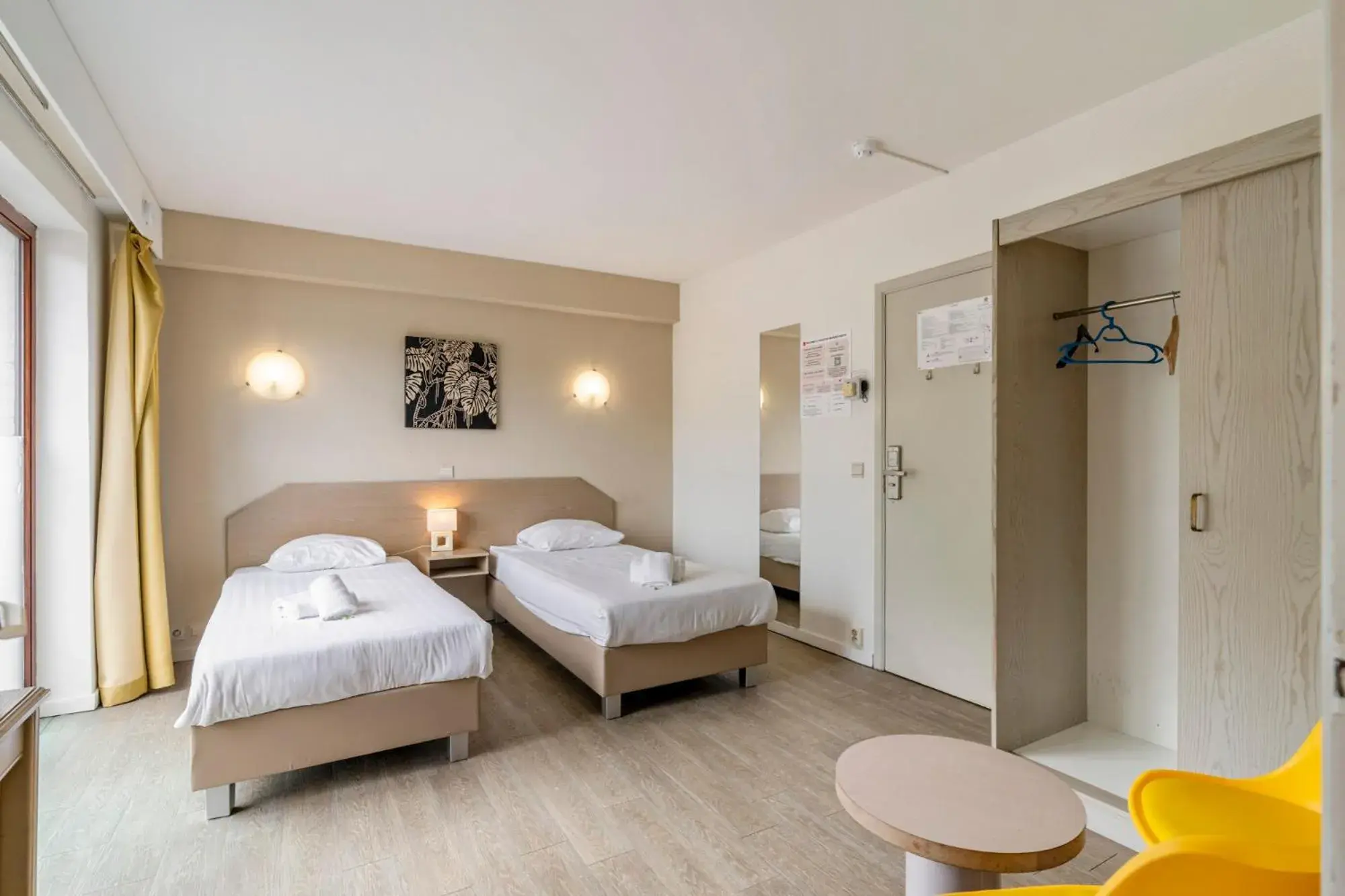 Comfort Twin Room in Sleep & Go Brussels South Comfort Twin Room in Sleep & Go Brussels South