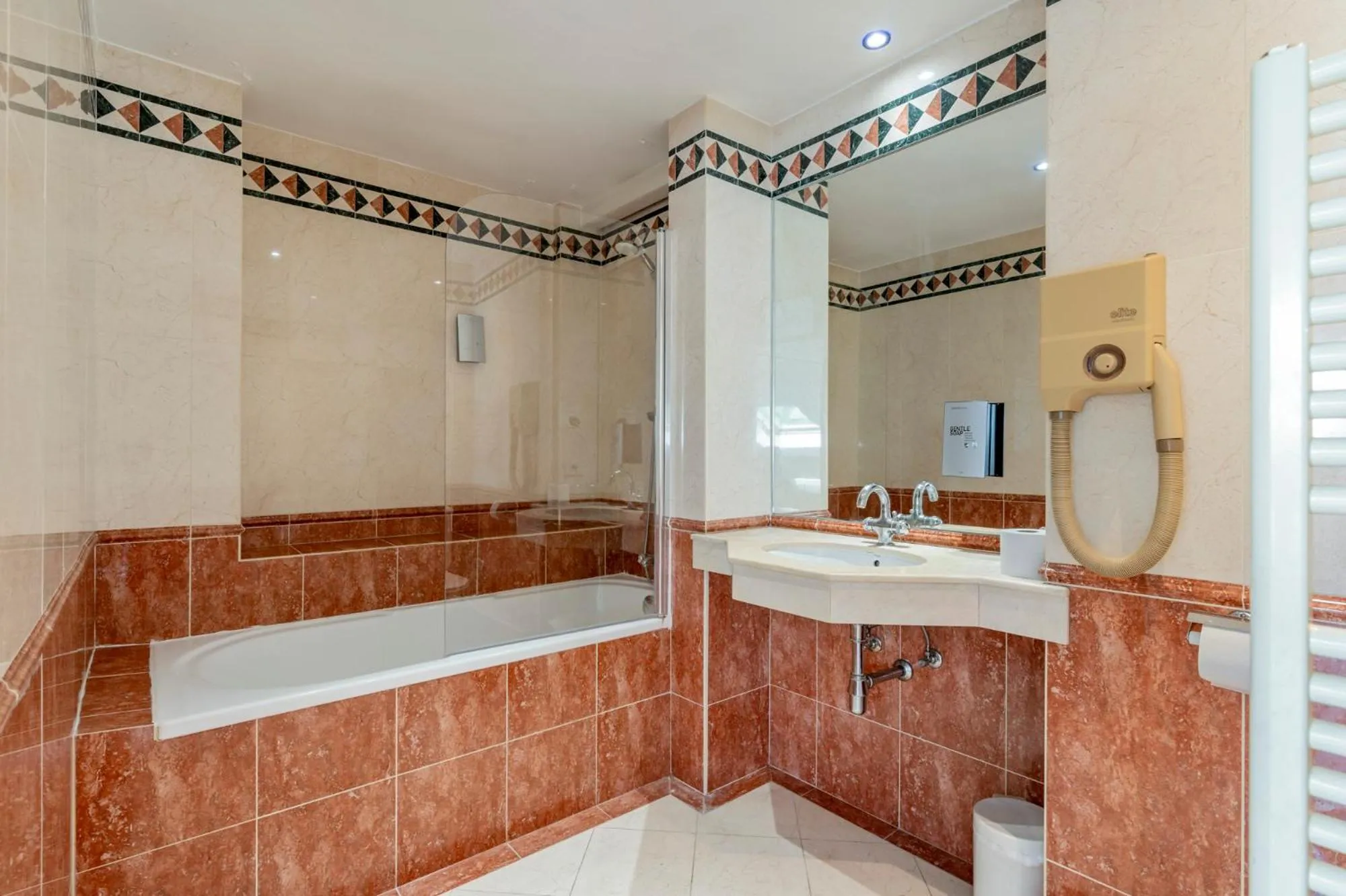 Bathroom in Sleep & Go Brussels South