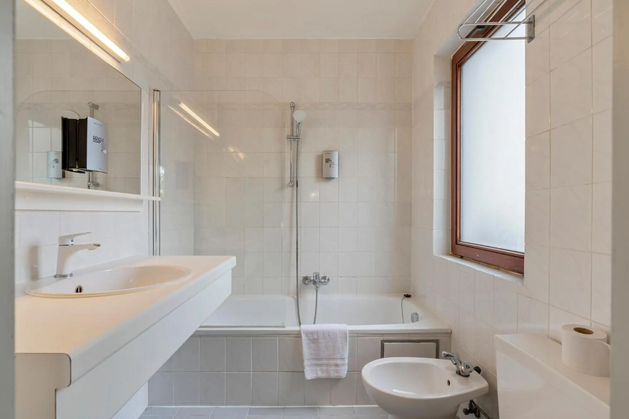 Shower in Sleep & Go Brussels South