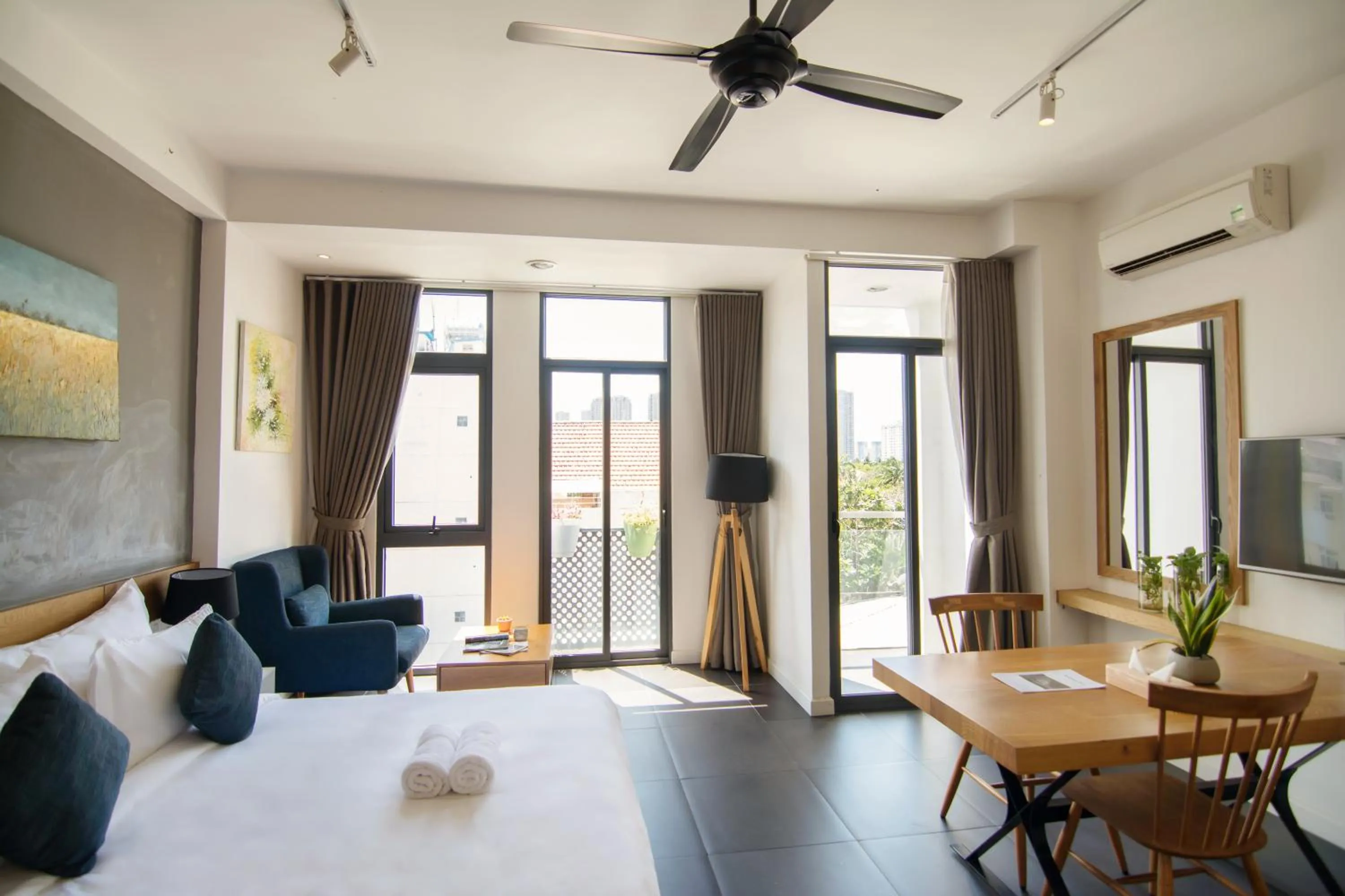 Photo of the whole room, Bed in Sen Boutique House By 5H