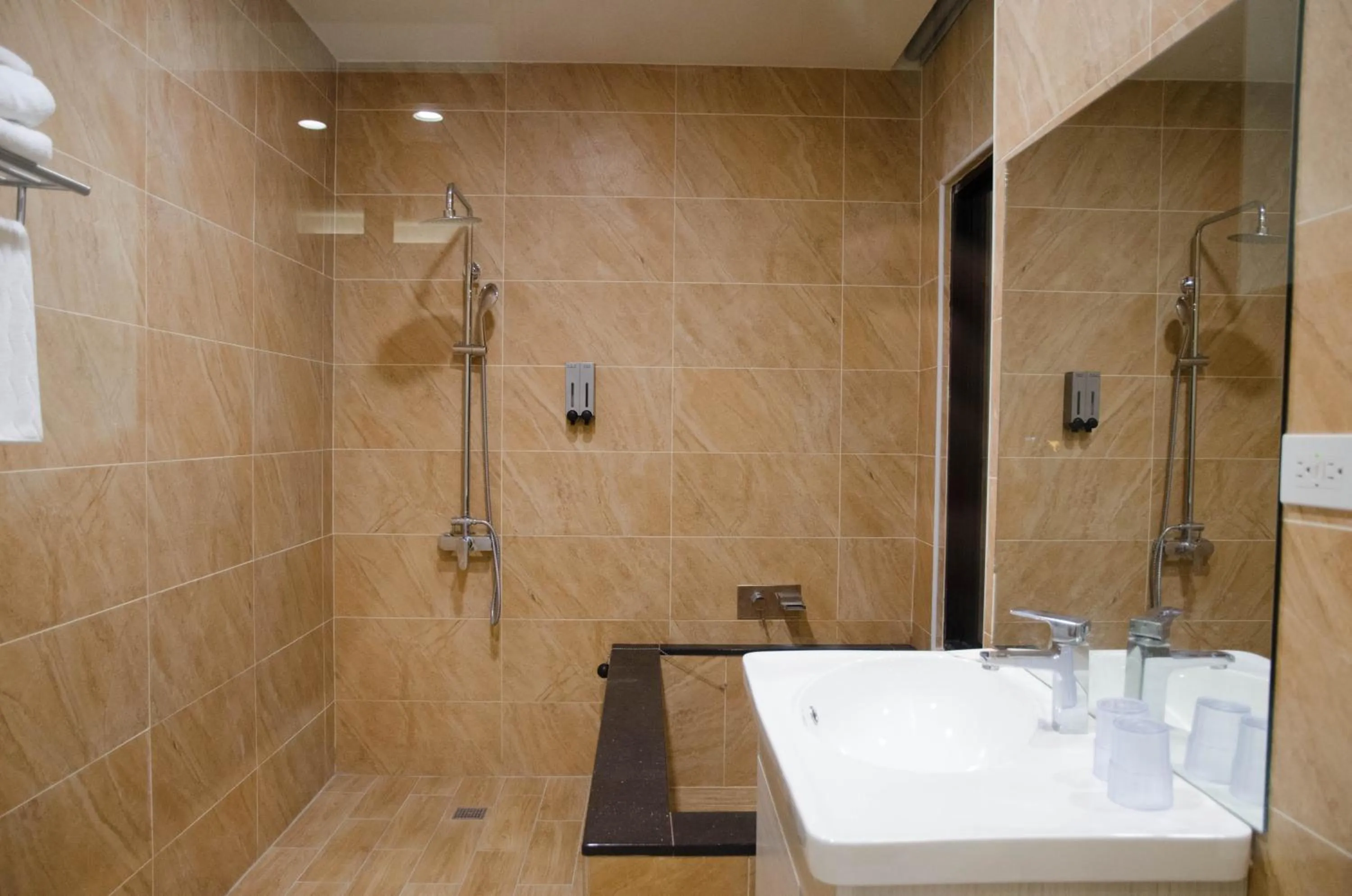 Shower, Bathroom in Starry Inns