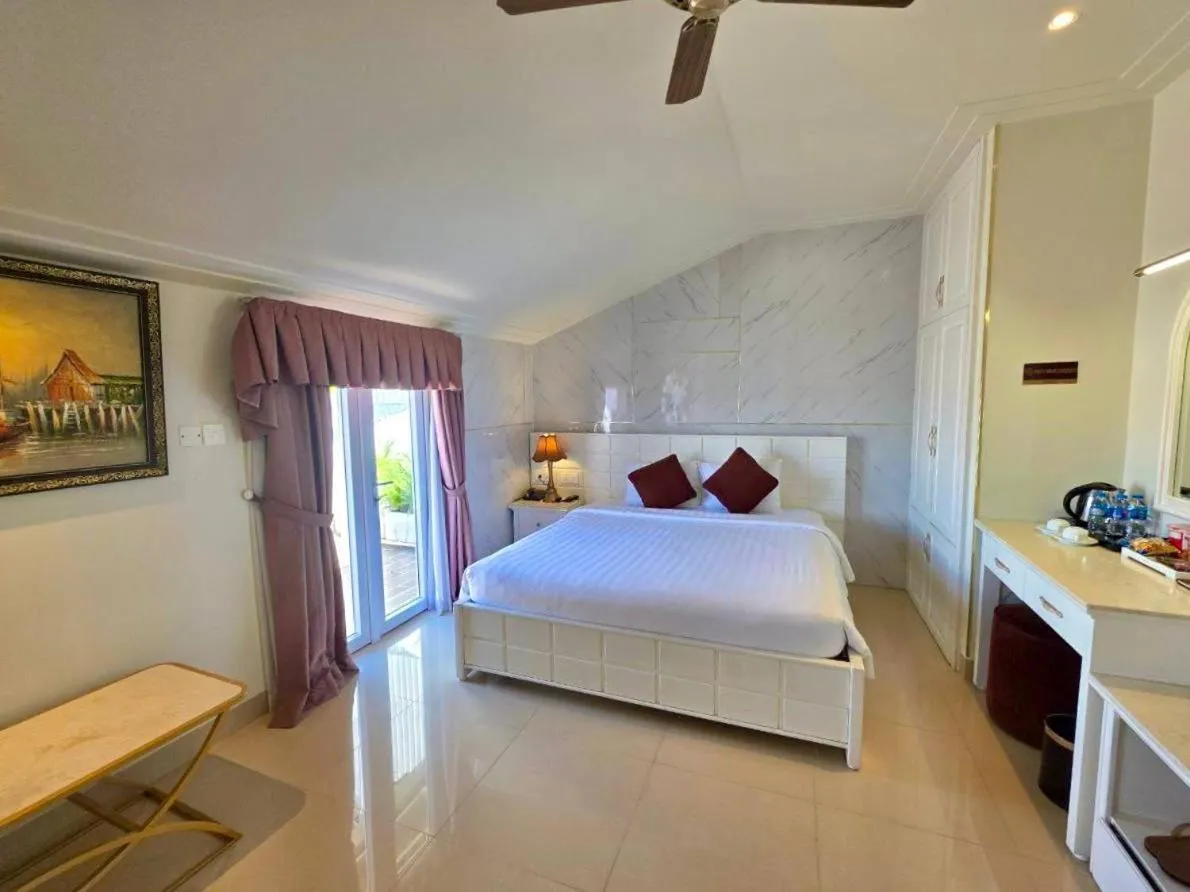 Bed in Tulip Hotel 3