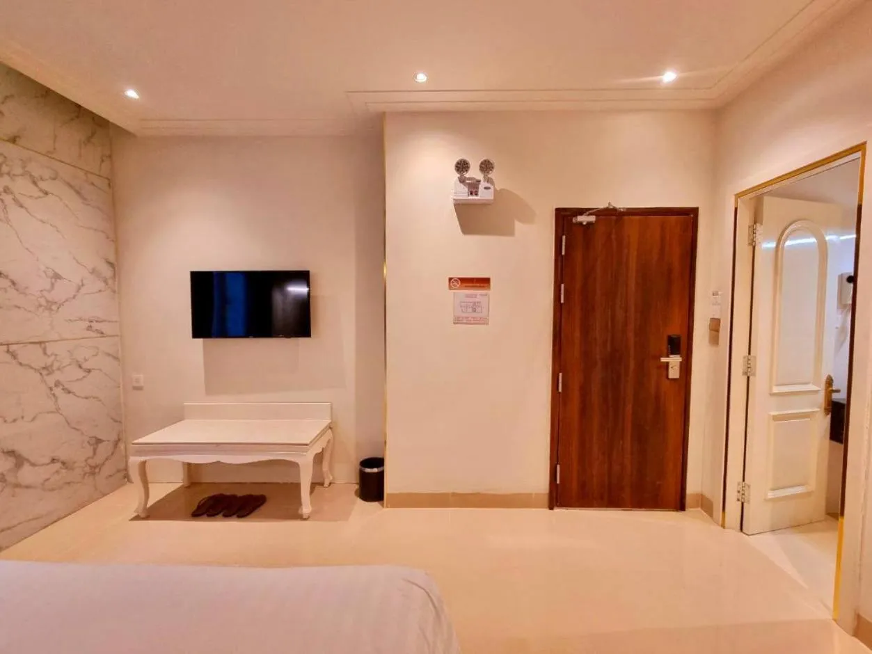 Bed in Tulip Hotel 3