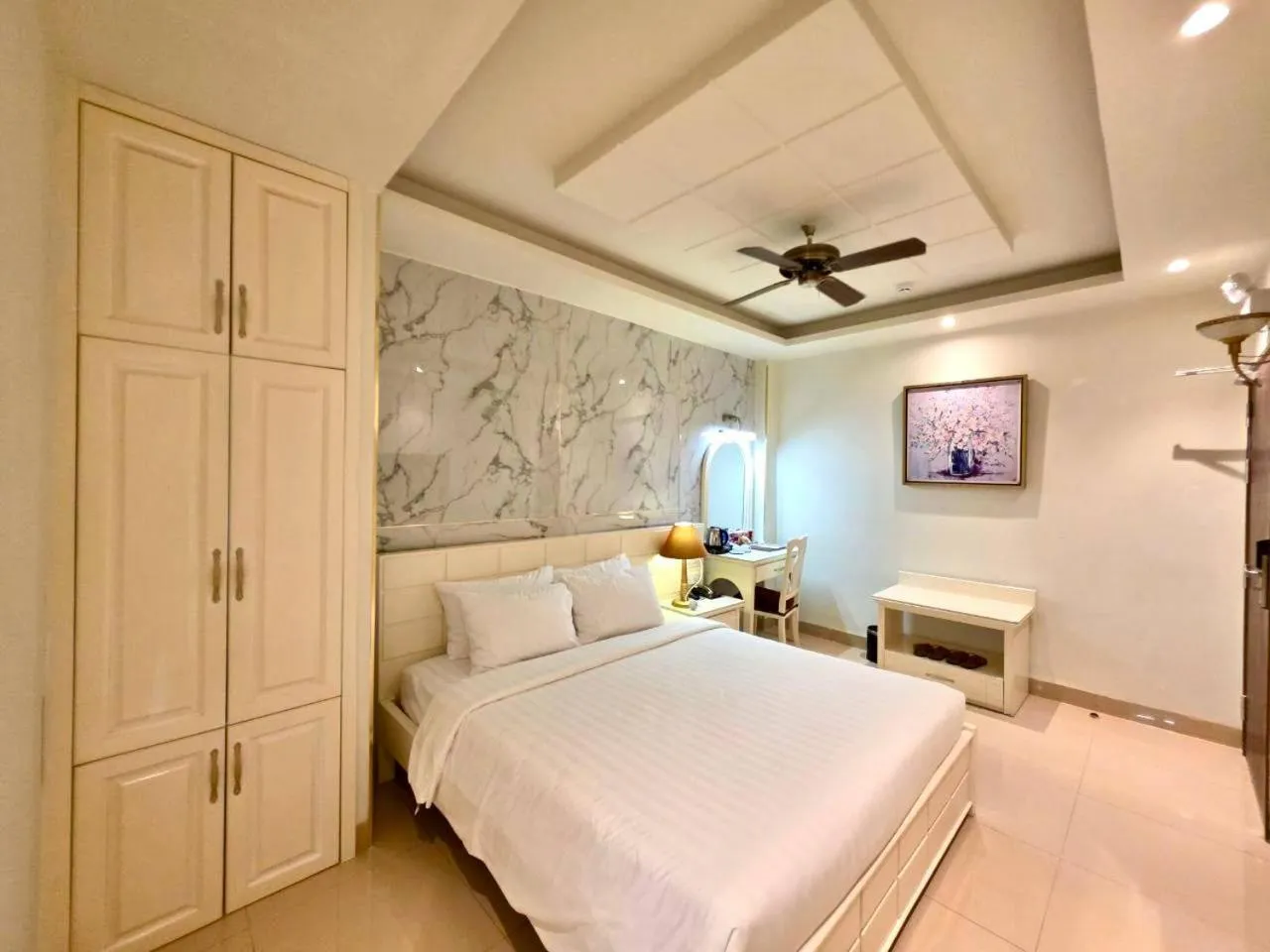 Bed in Tulip Hotel 3