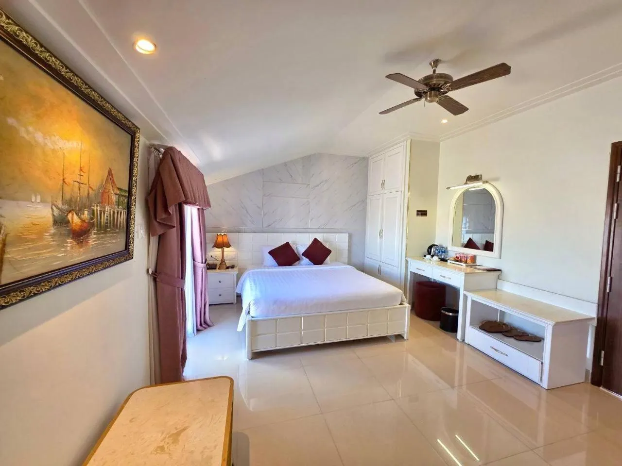 Bed in Tulip Hotel 3