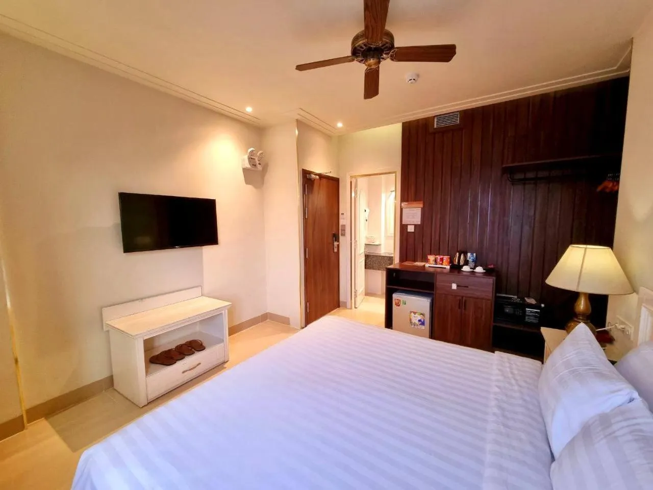 Bed in Tulip Hotel 3