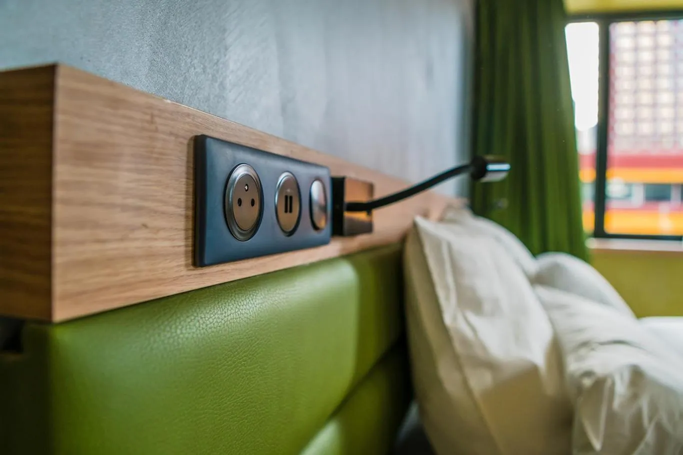 Bed in YOOMA Urban Lodge Tour Eiffel