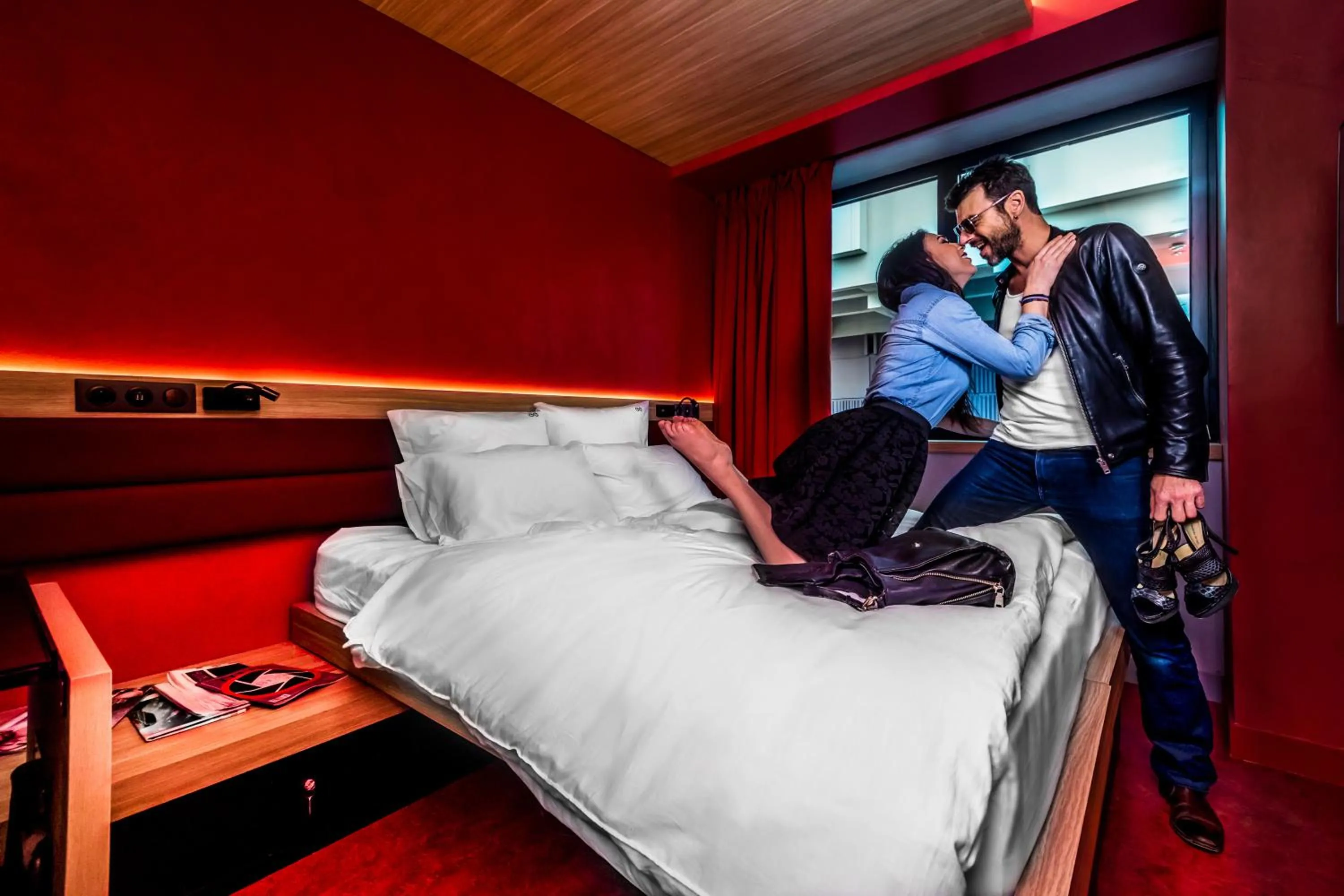 Bed in YOOMA Urban Lodge Tour Eiffel