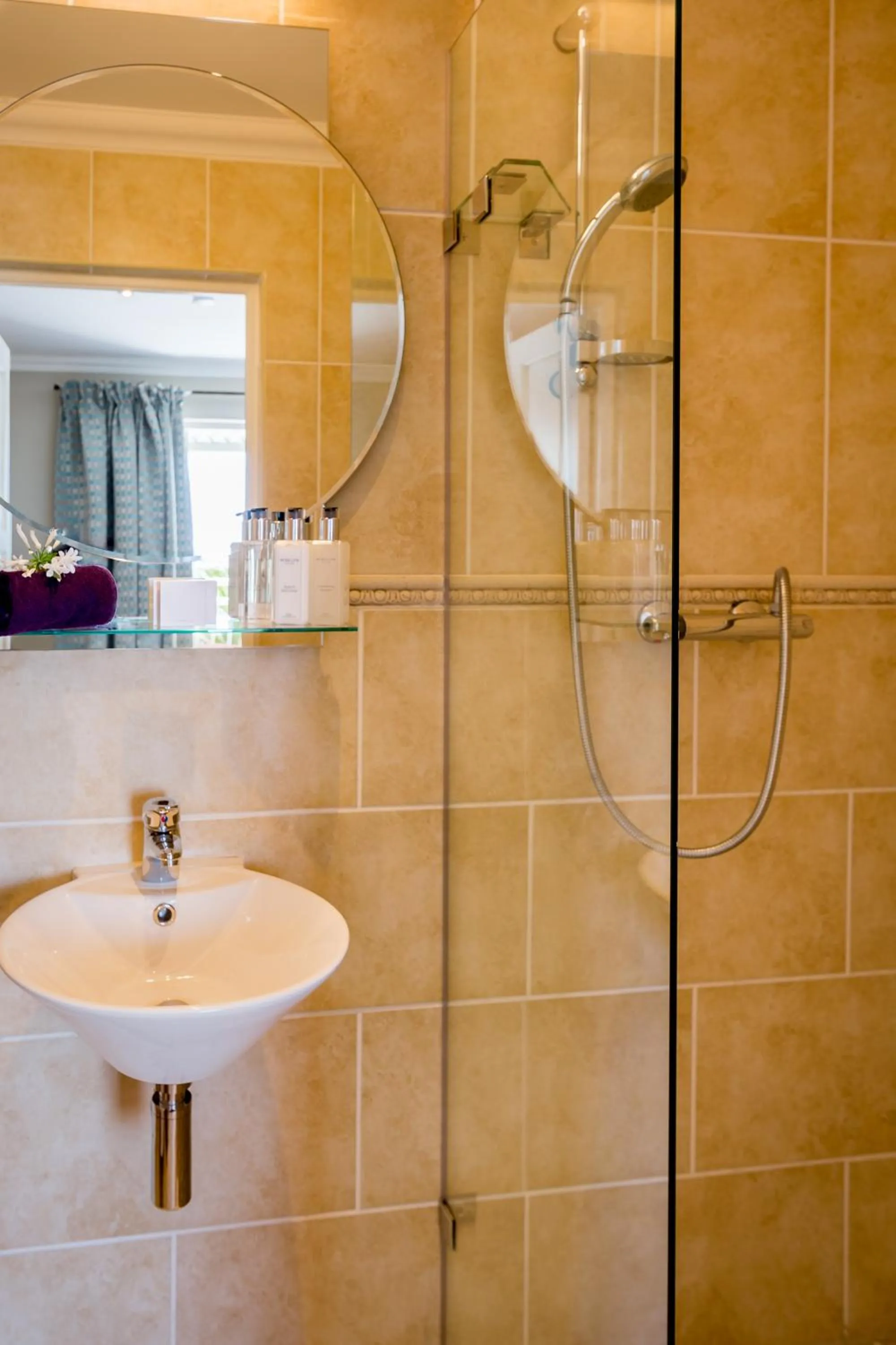 Photo of the whole room in Bloemenzee Boutique B&B