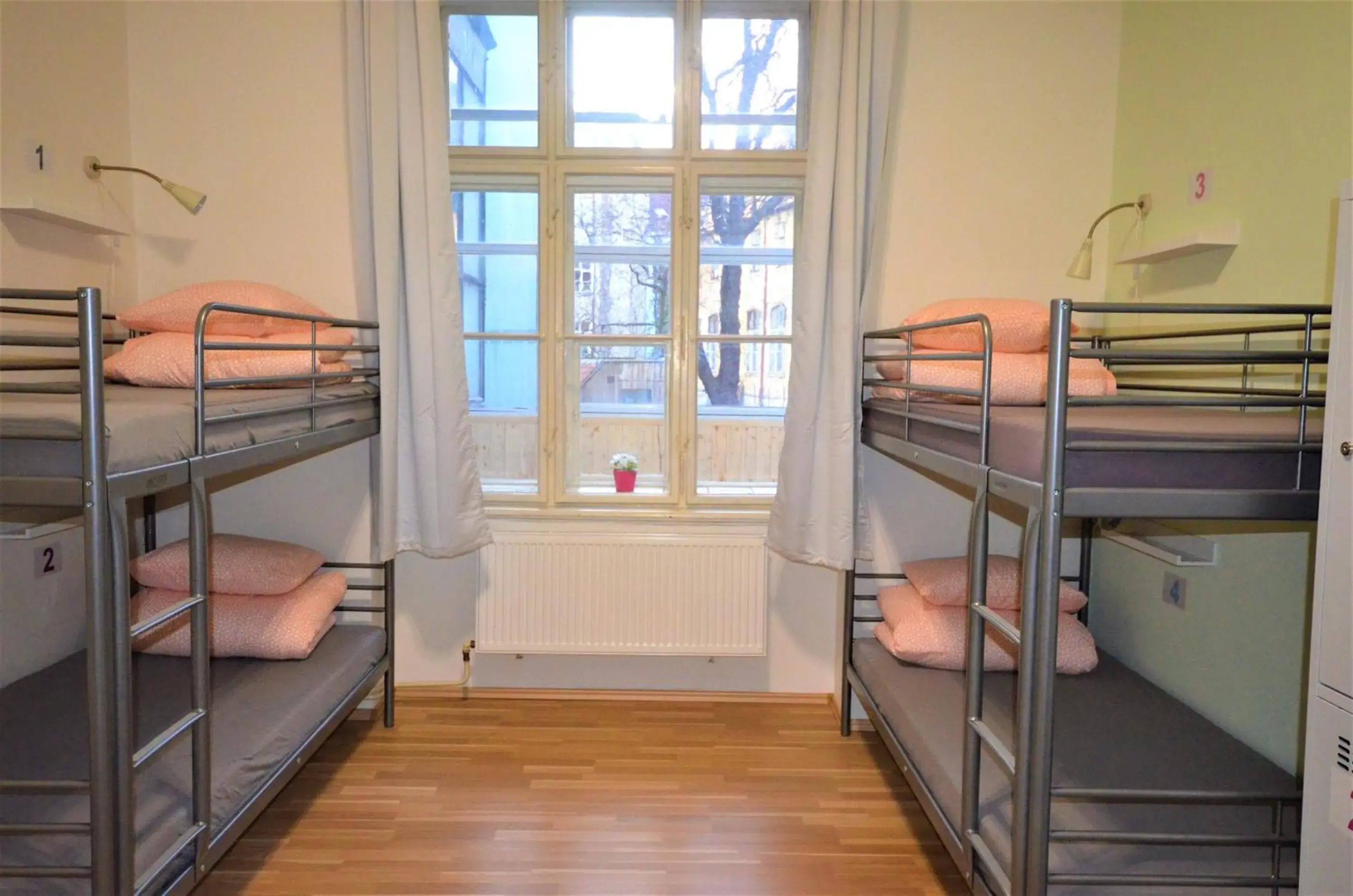 Bed in 6-Bed Mixed Dormitory Room in Travel&Joy backpackers Bed in 6-Bed Mixed Dormitory Room in Travel&Joy backpackers