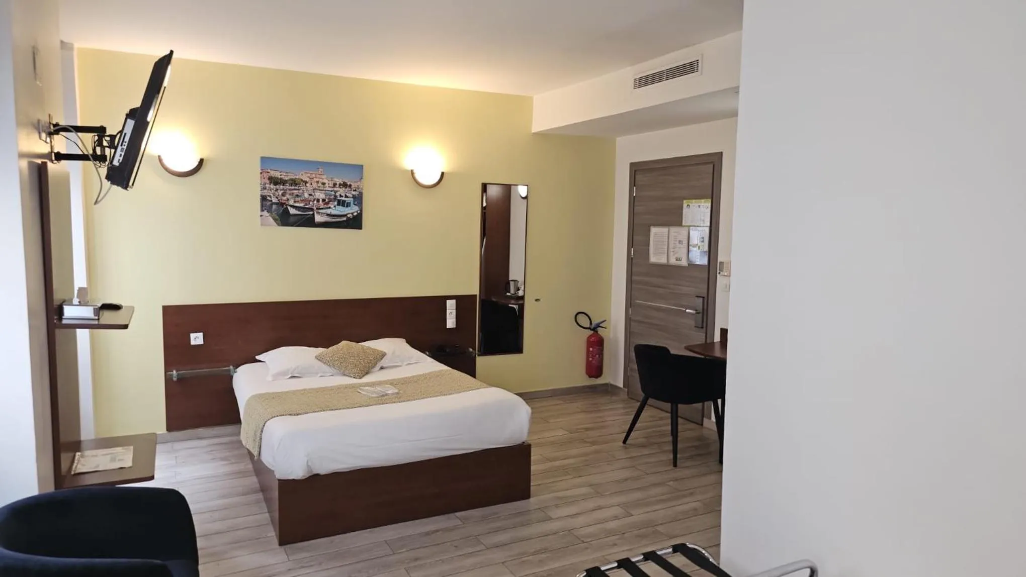 Bed in Massilia hôtel