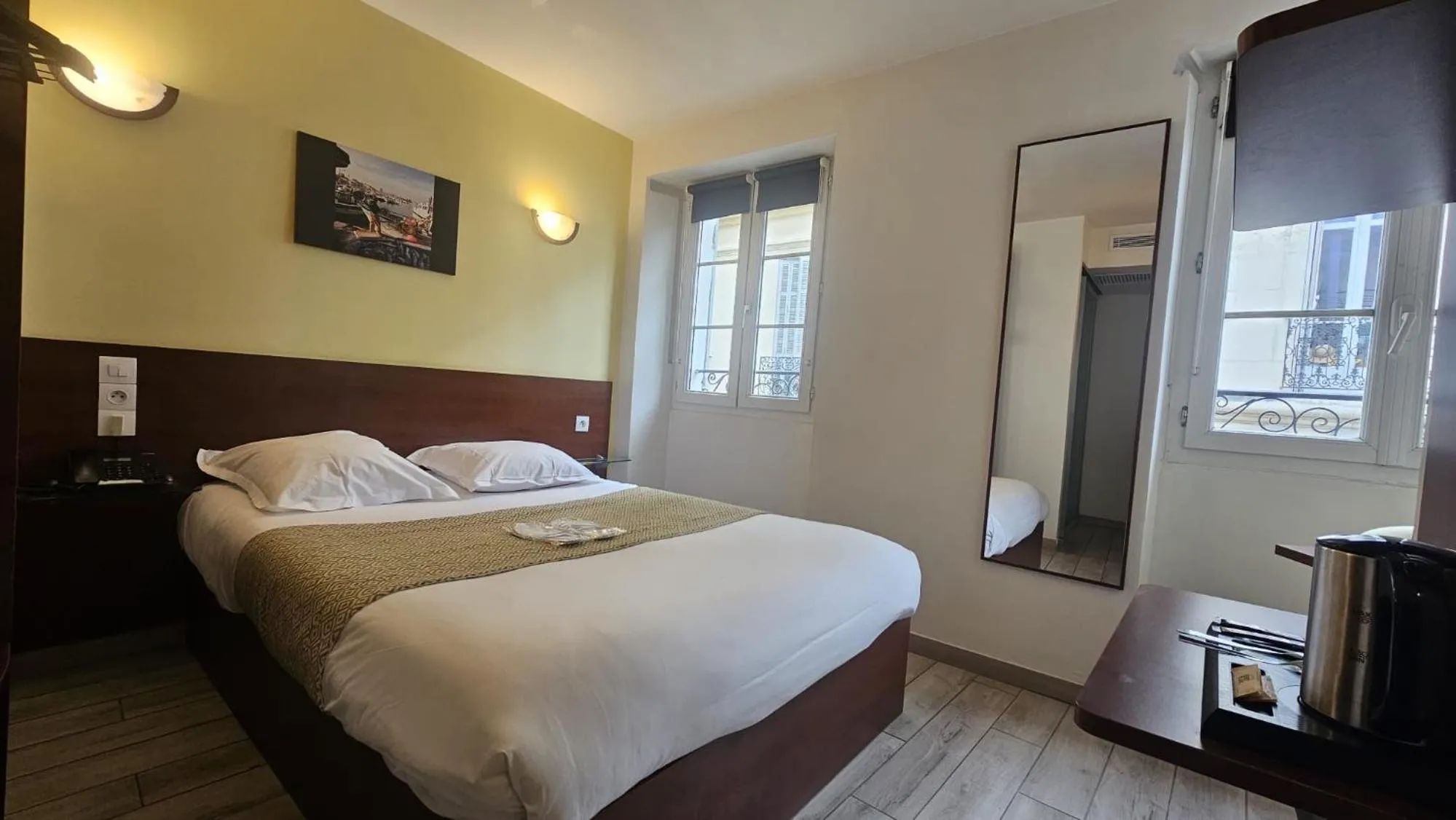 Bed in Massilia hôtel