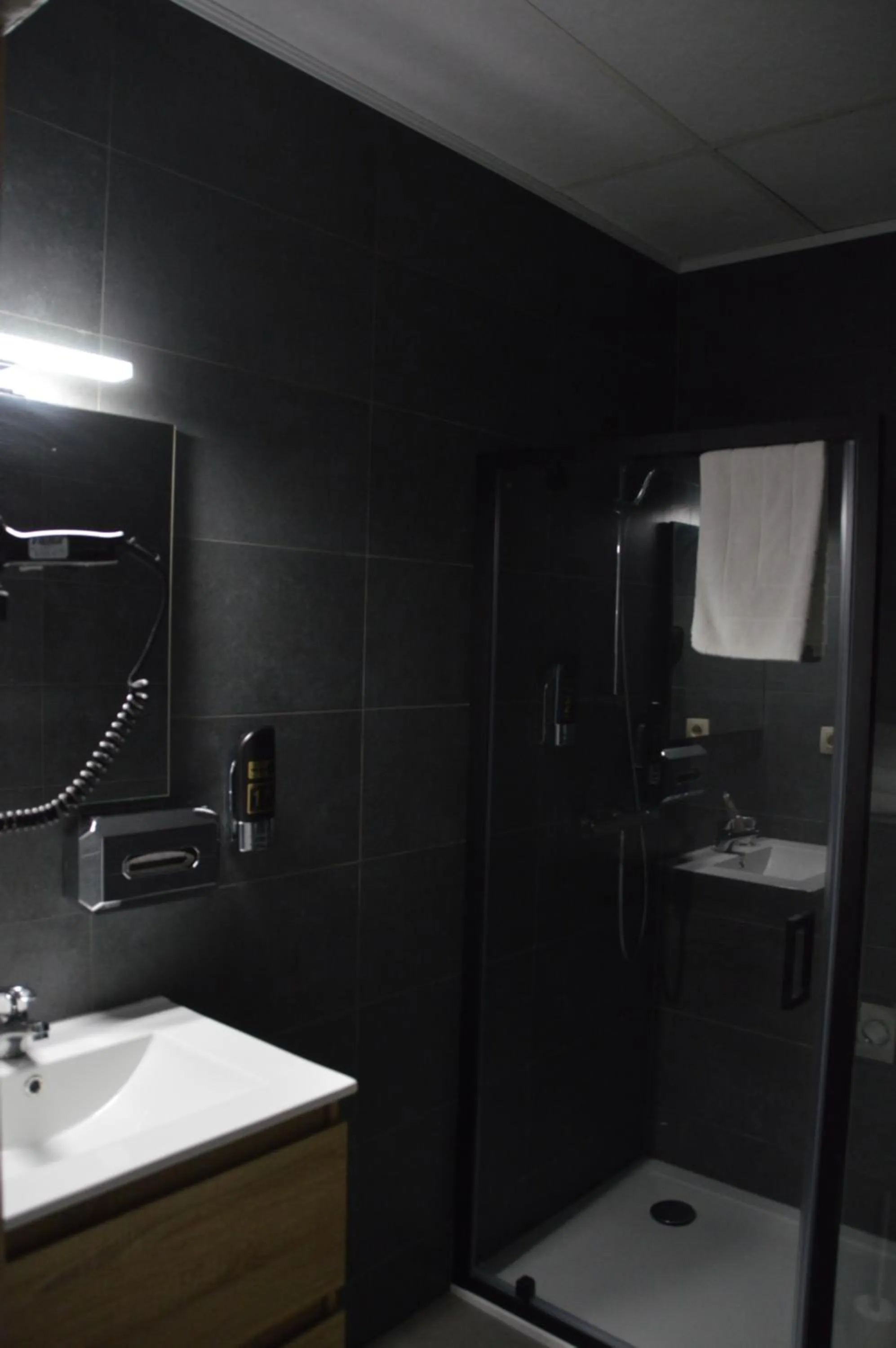 Shower in Hotel Mille Colonnes