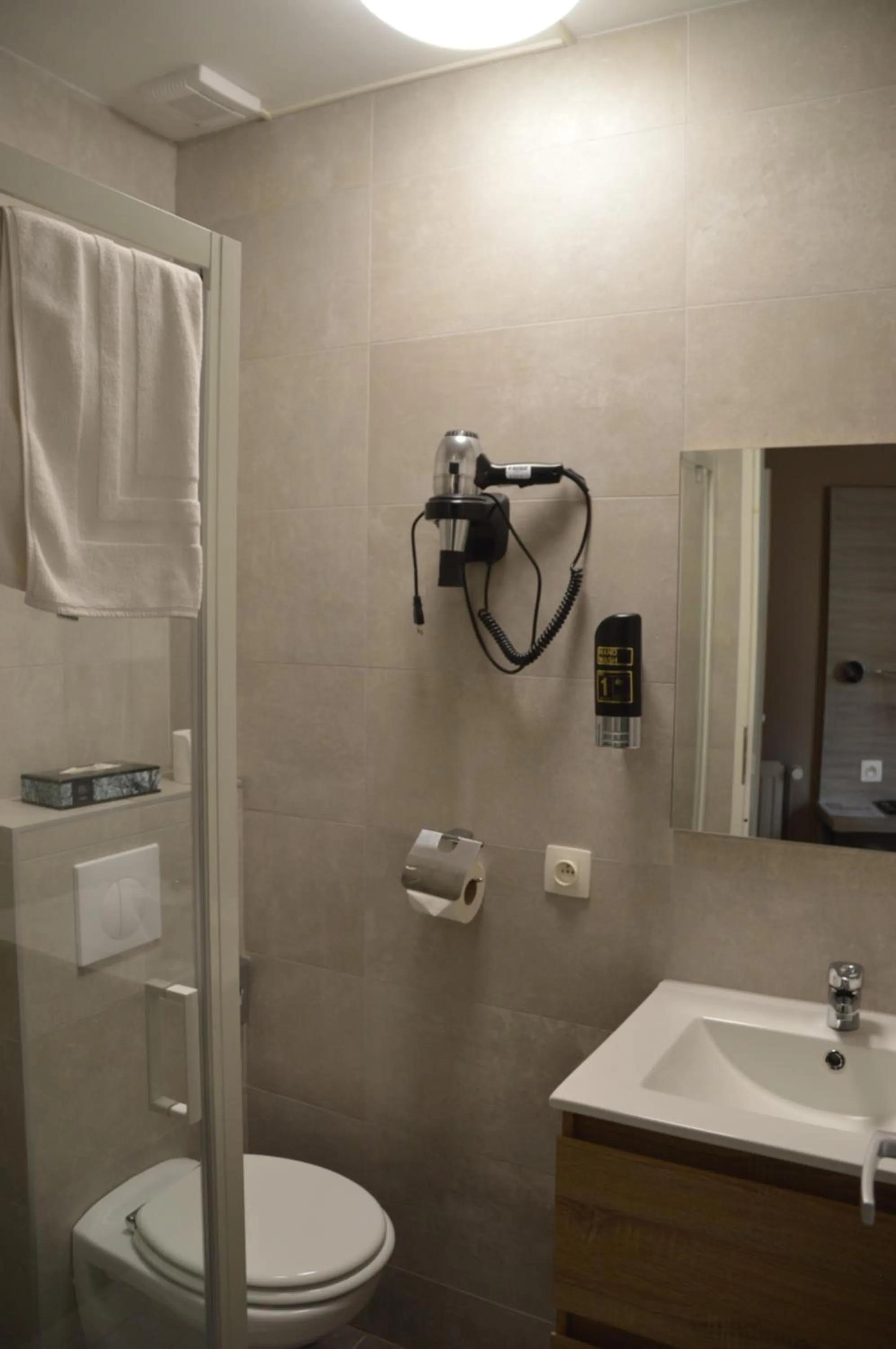 Shower in Hotel Mille Colonnes