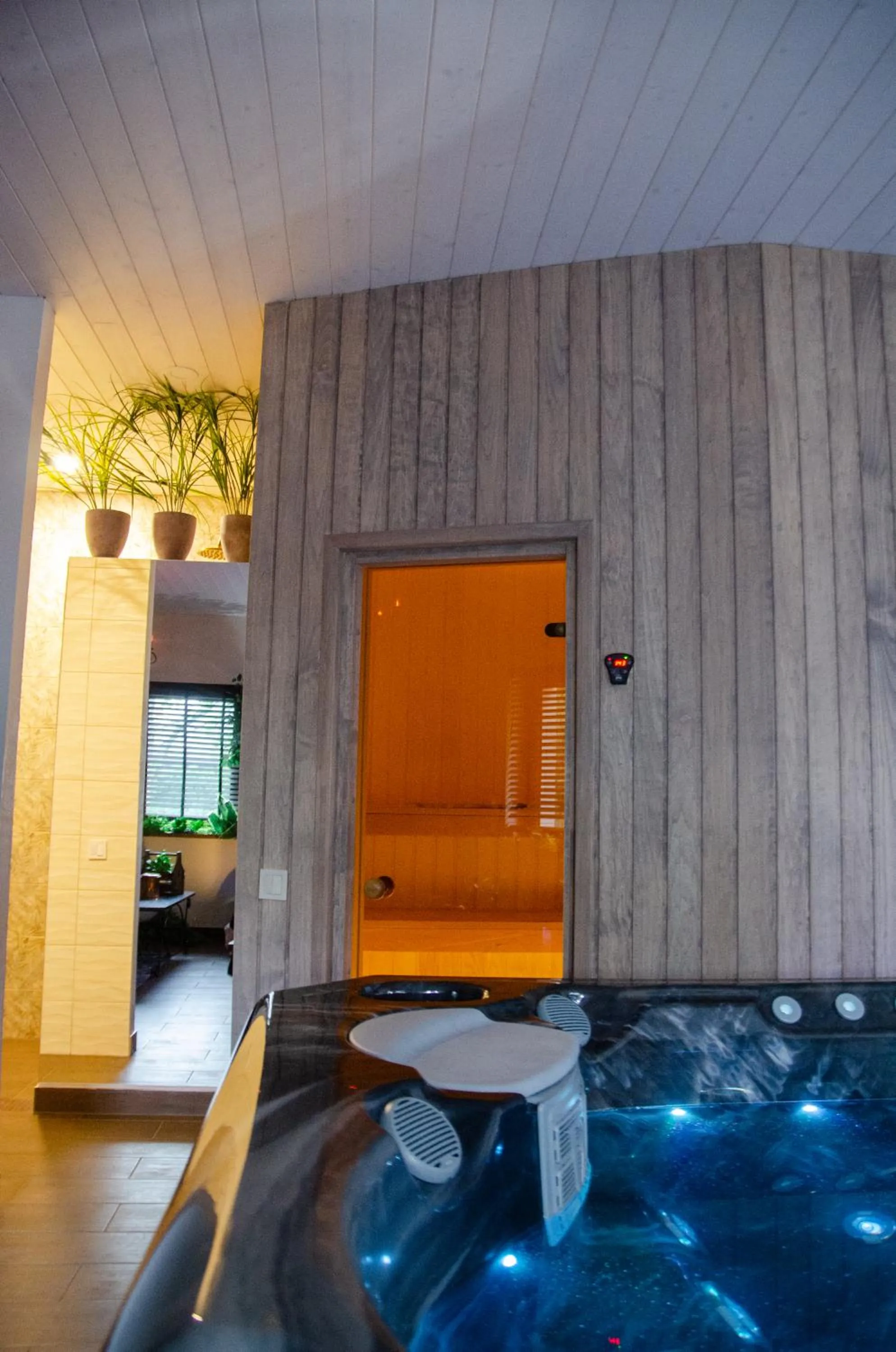 Sauna, Bed in Park Apartments