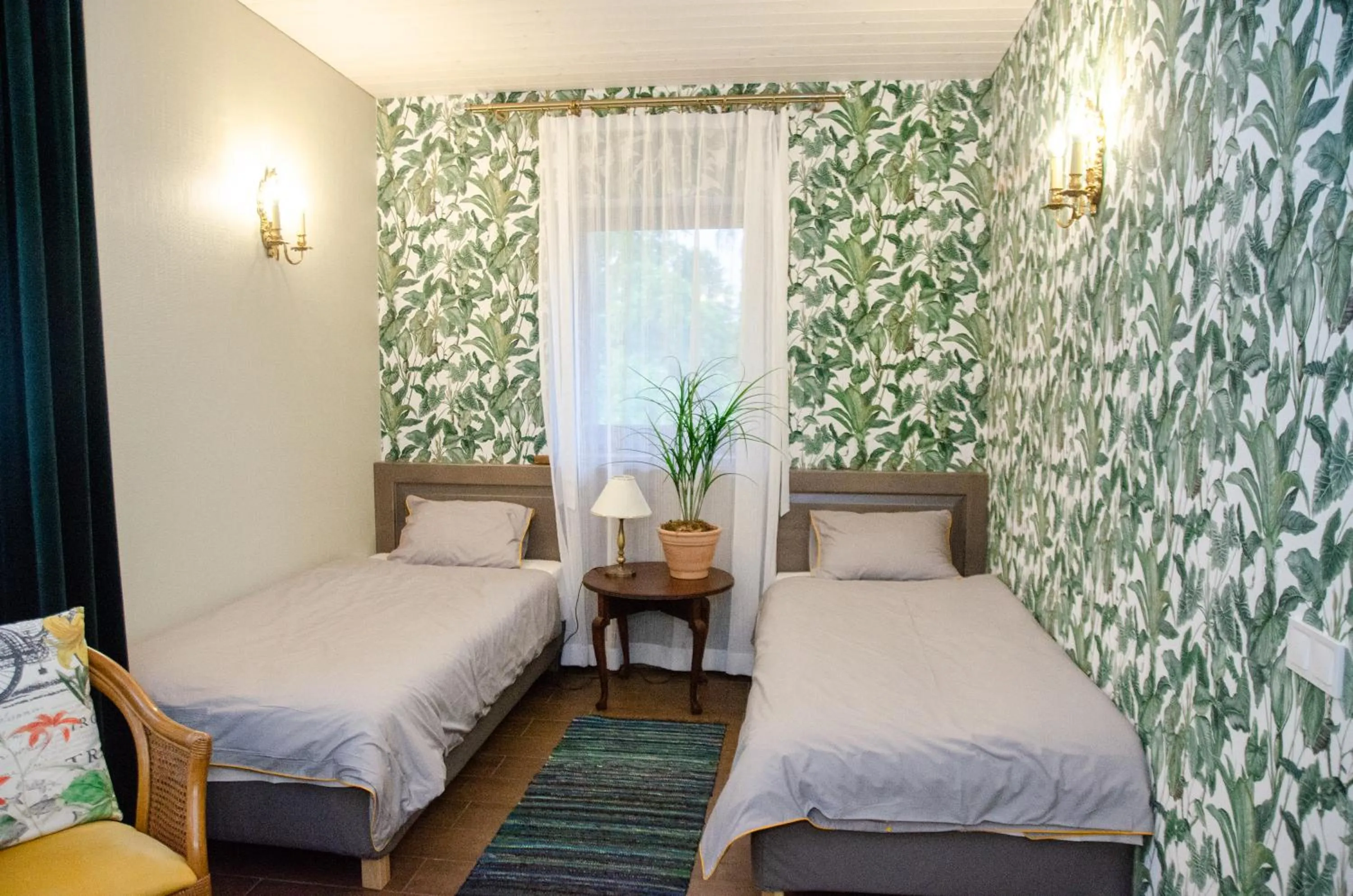 Bedroom, Bed in Park Apartments