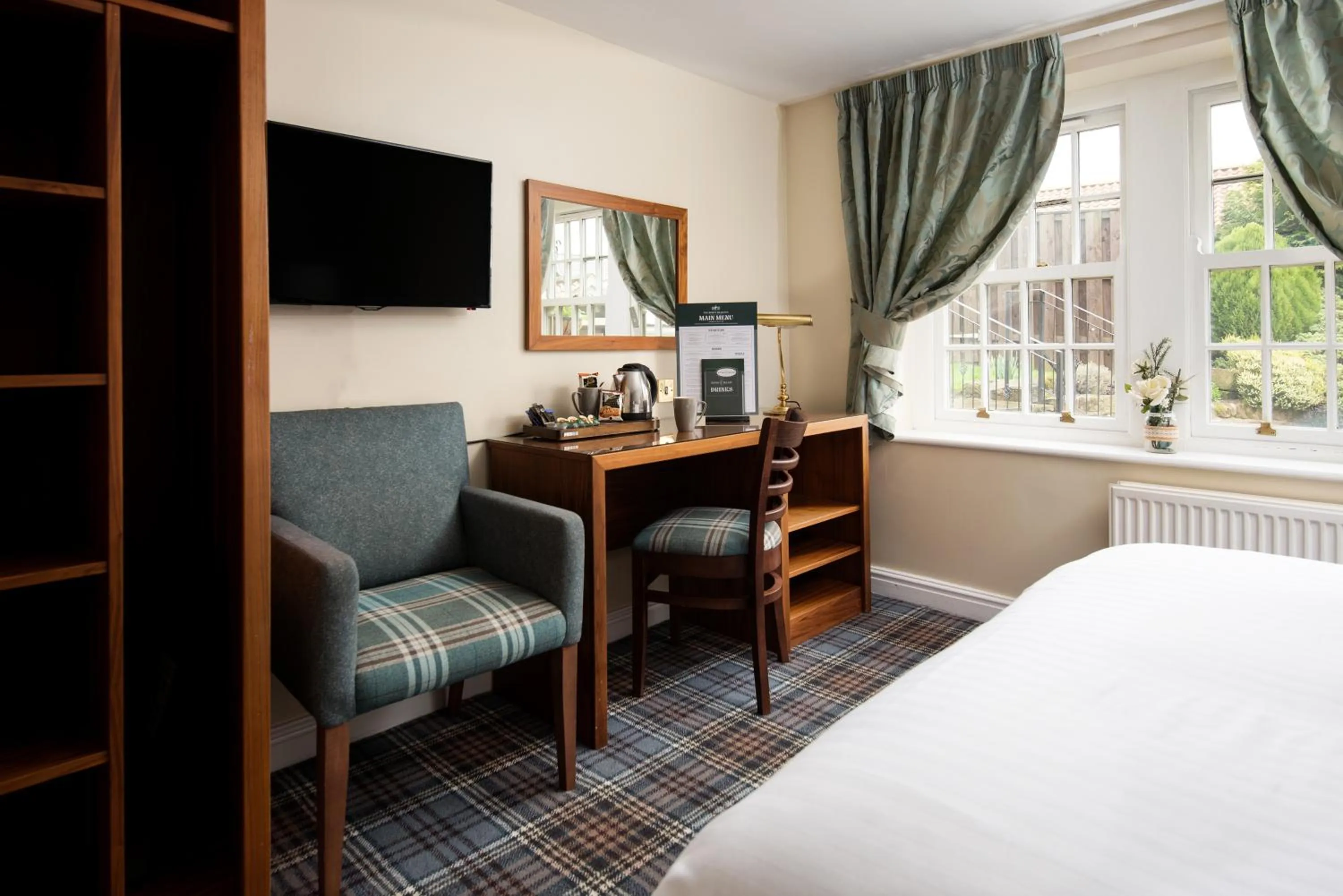 Bed in The King's Head Inn - The Inn Collection Group