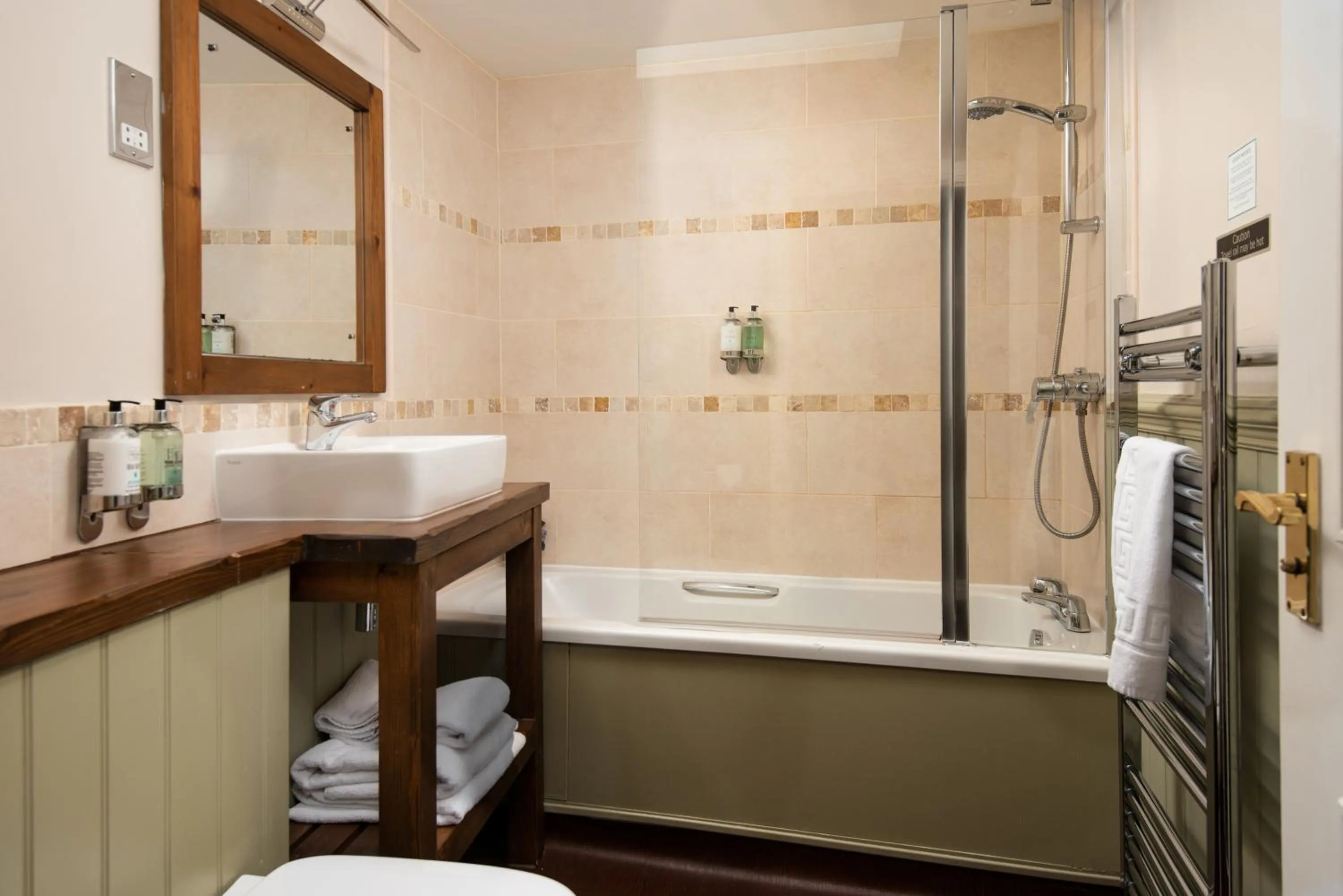 Bath in The King's Head Inn - The Inn Collection Group