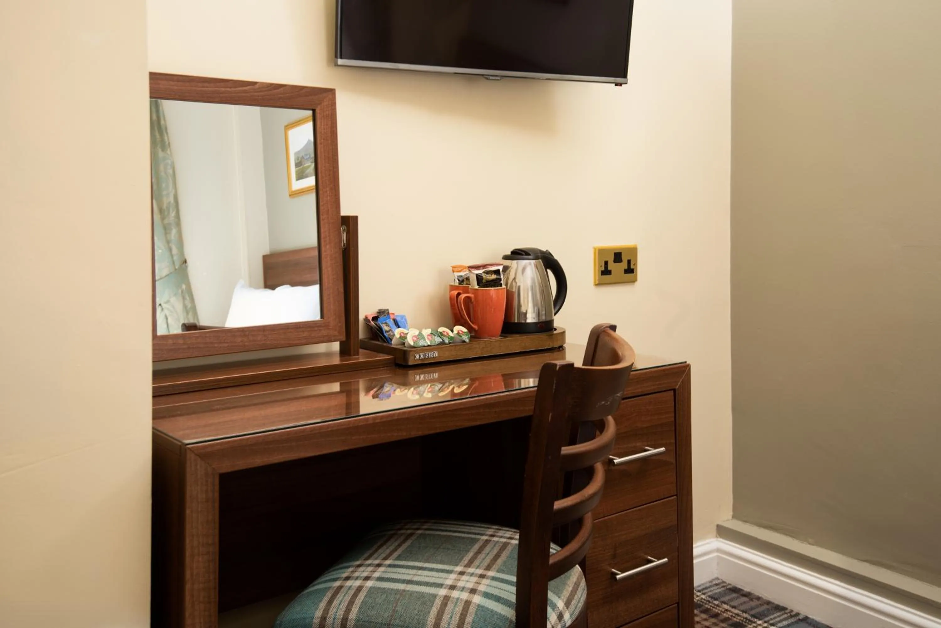 hair dresser in The King's Head Inn - The Inn Collection Group