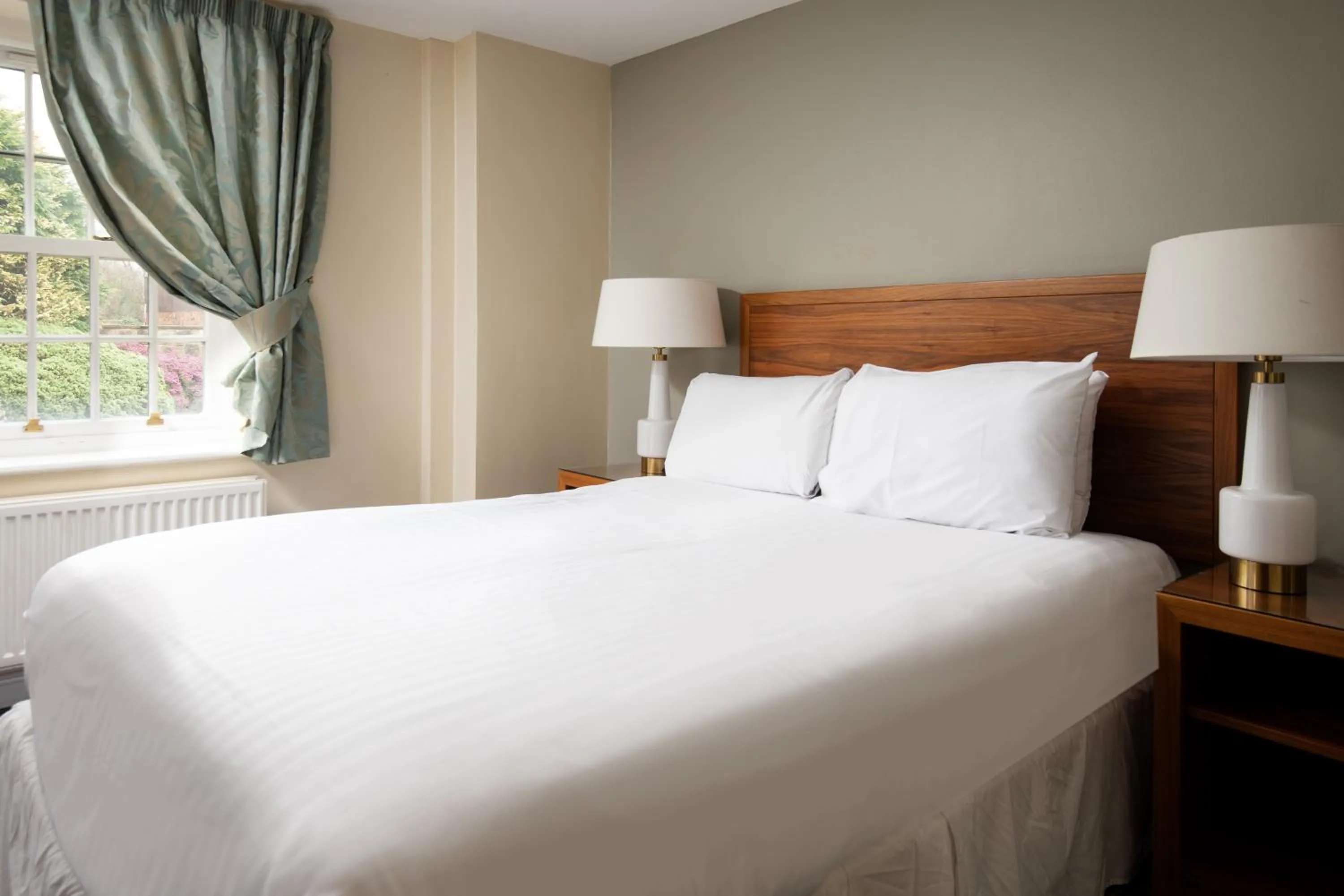 Bed in The King's Head Inn - The Inn Collection Group