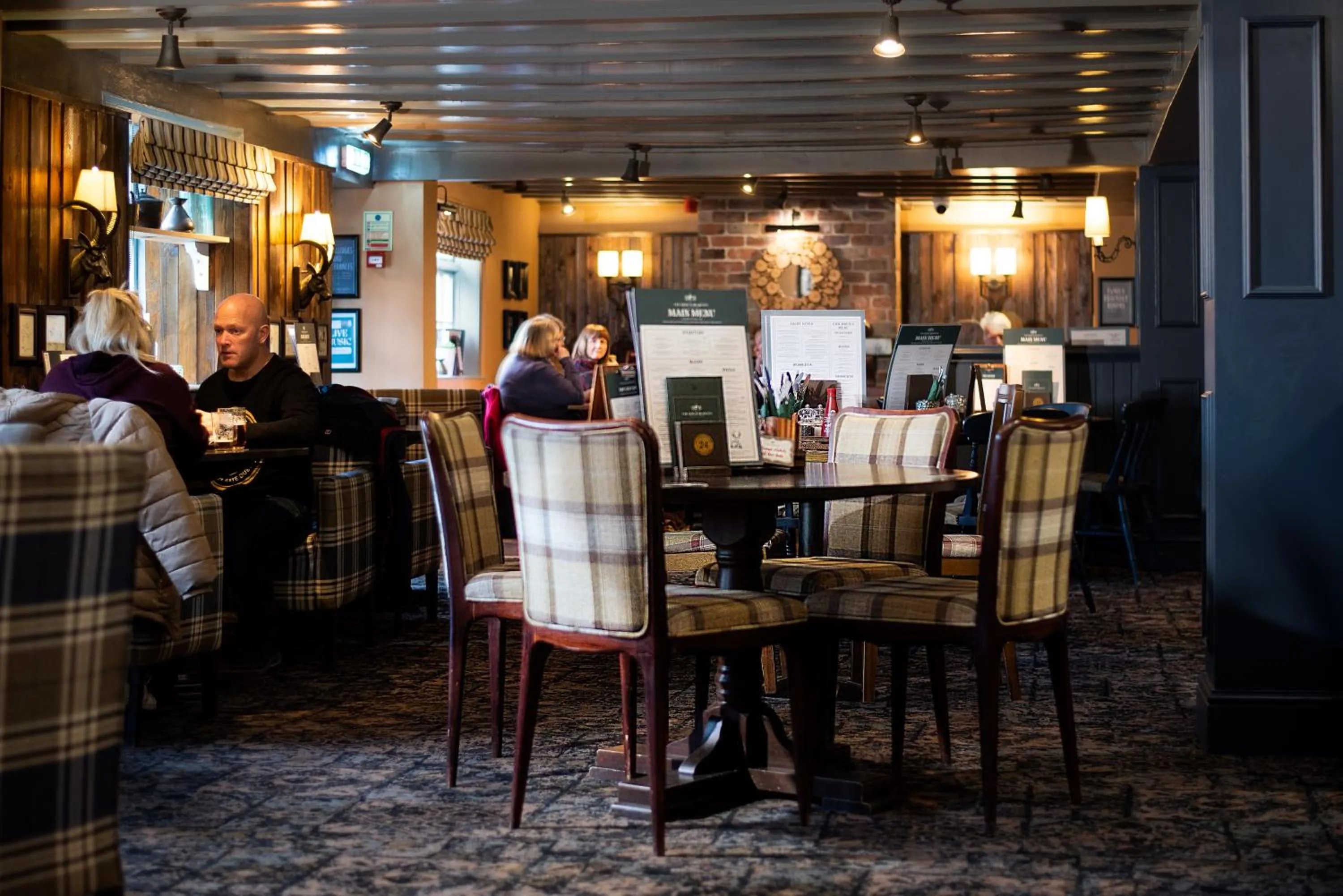 Restaurant/places to eat in The King's Head Inn - The Inn Collection Group
