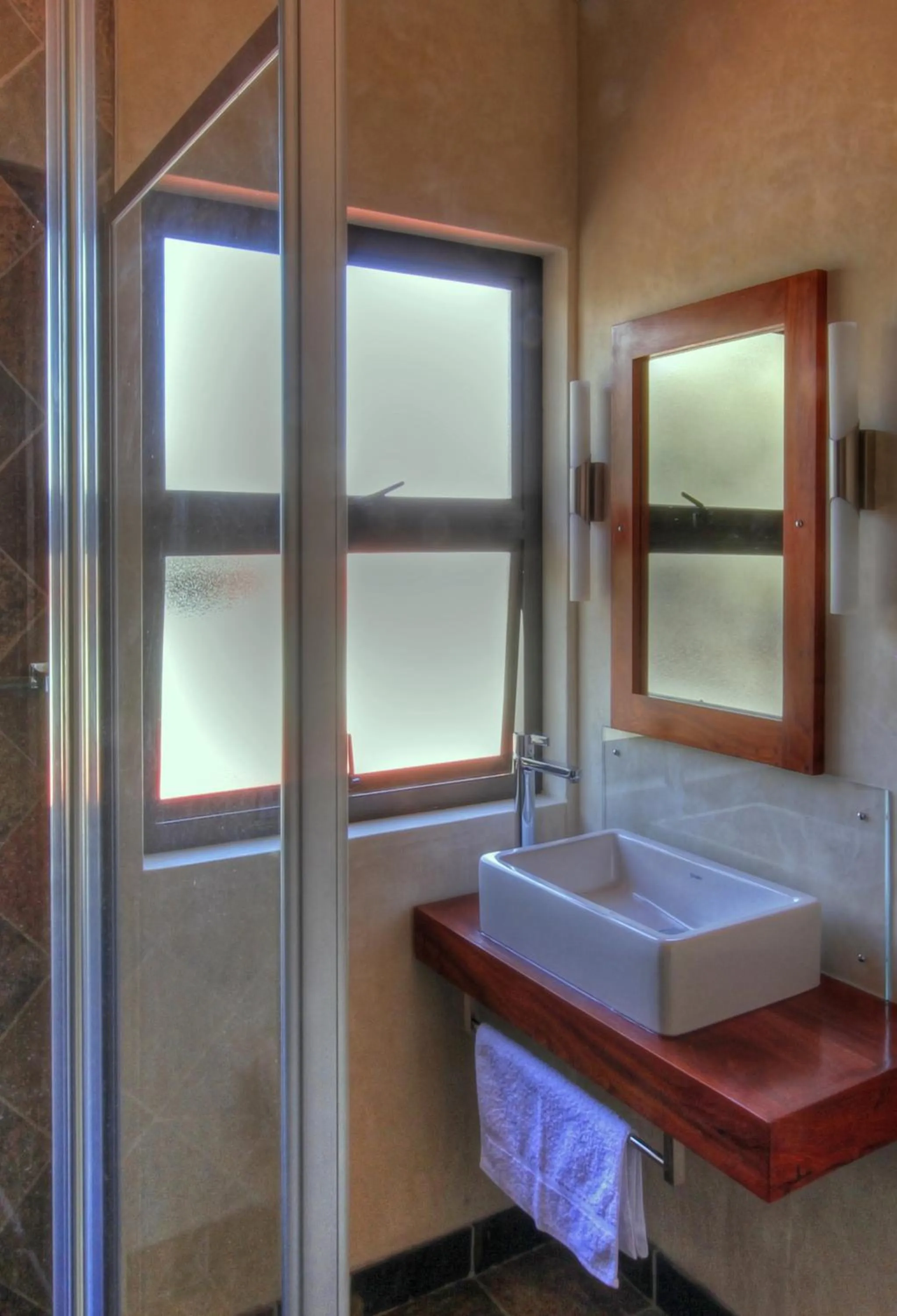 Bathroom in Hartmann Suites Serviced Self-Catering Apartments