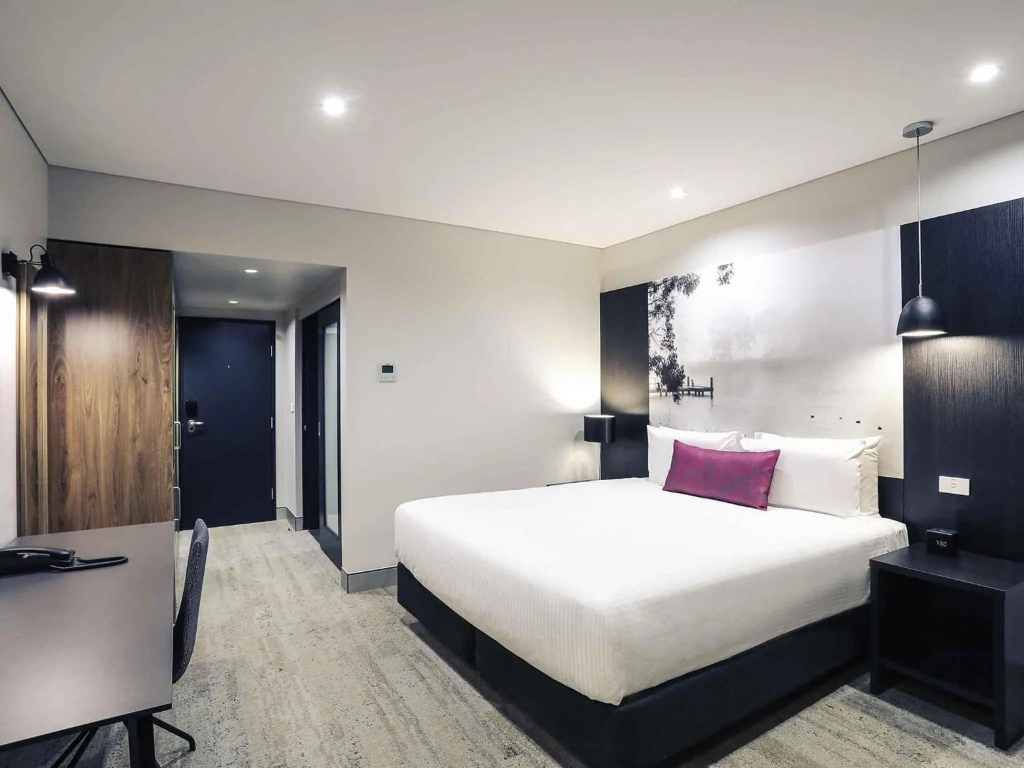 Bedroom, Bed in Mercure Tamworth