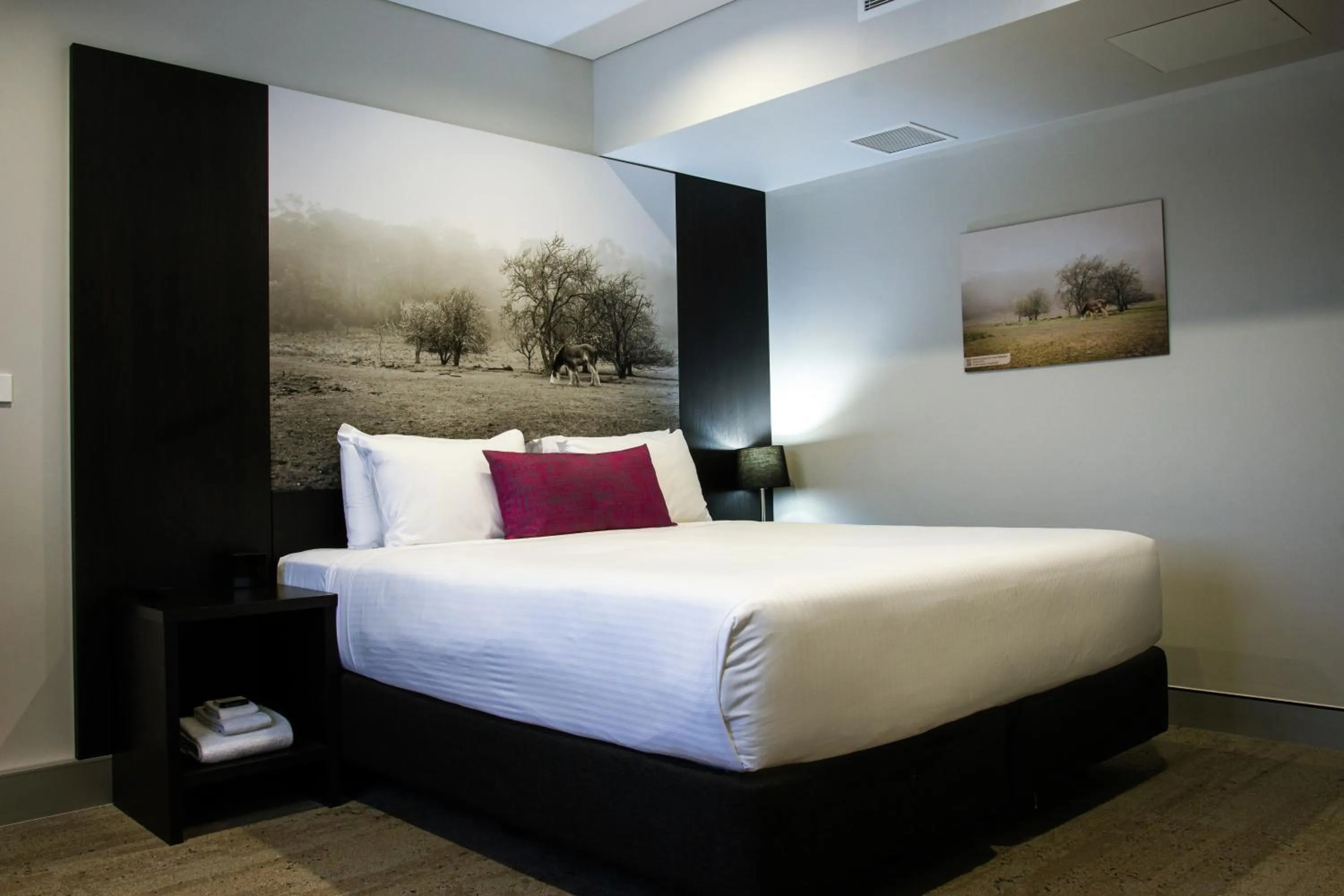 Bedroom, Bed in Mercure Tamworth