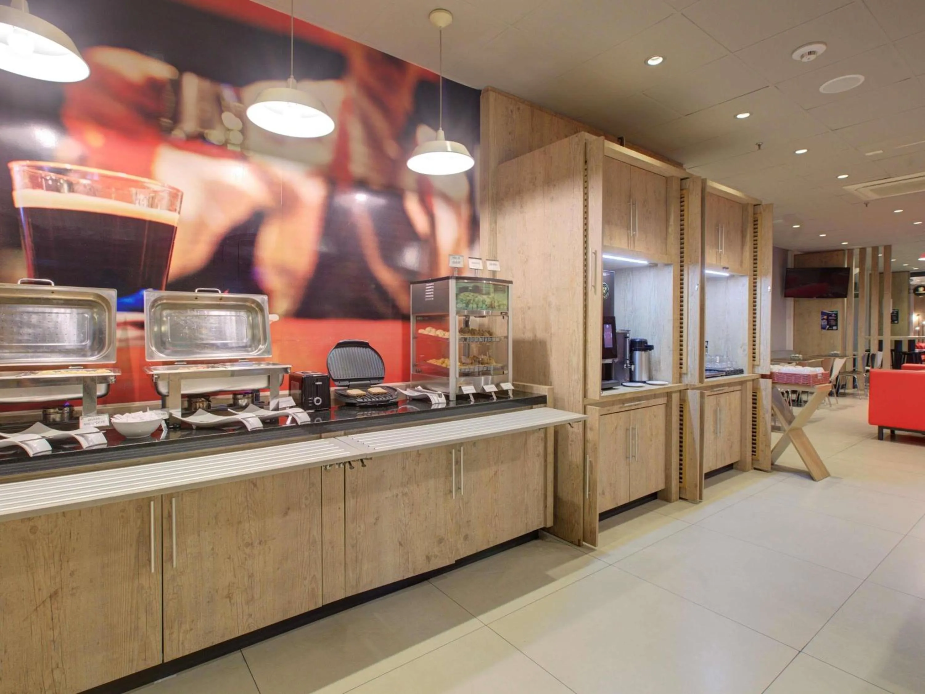 Restaurant/places to eat in ibis Paranagua