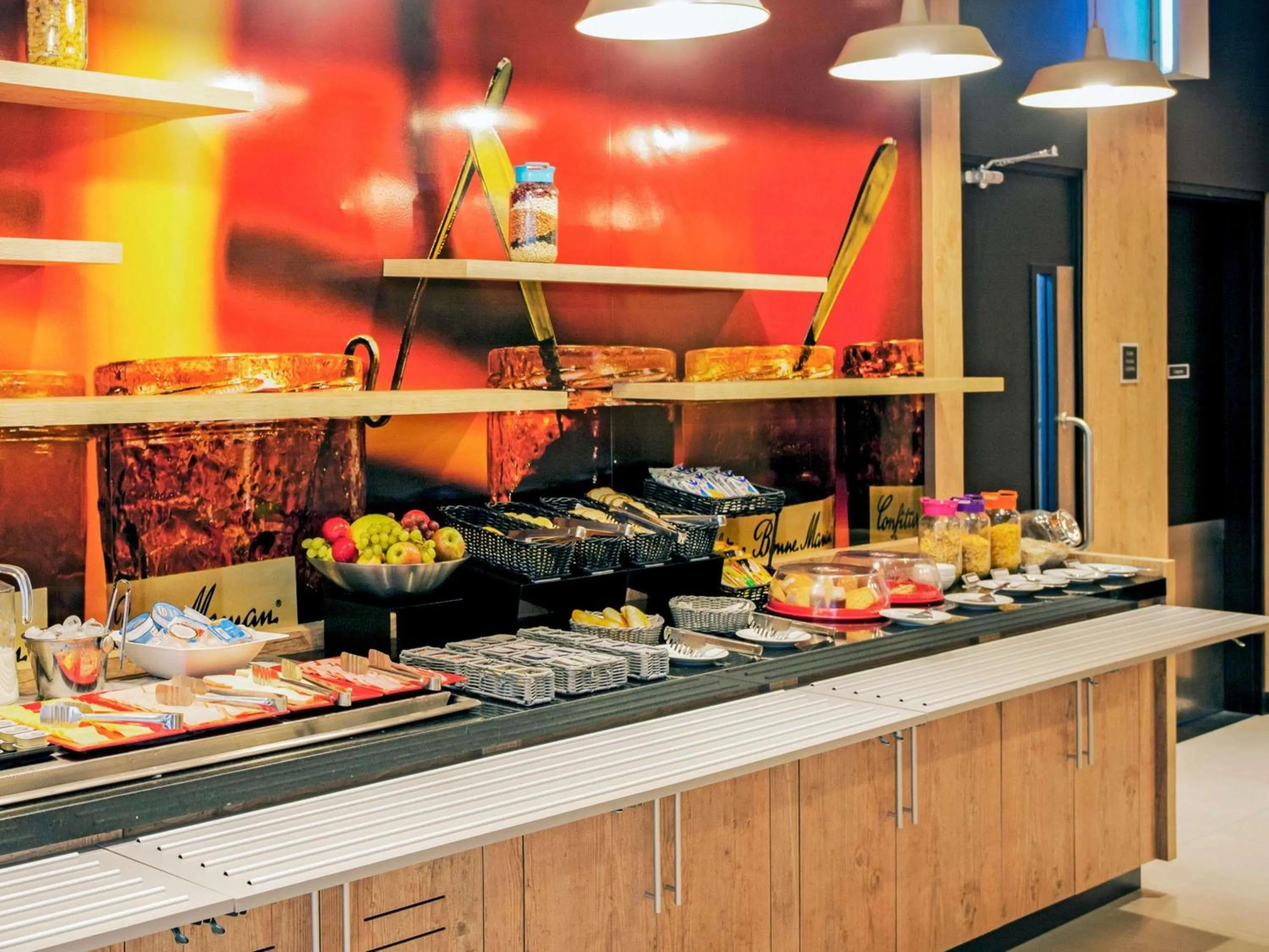 Restaurant/places to eat in ibis Paranagua