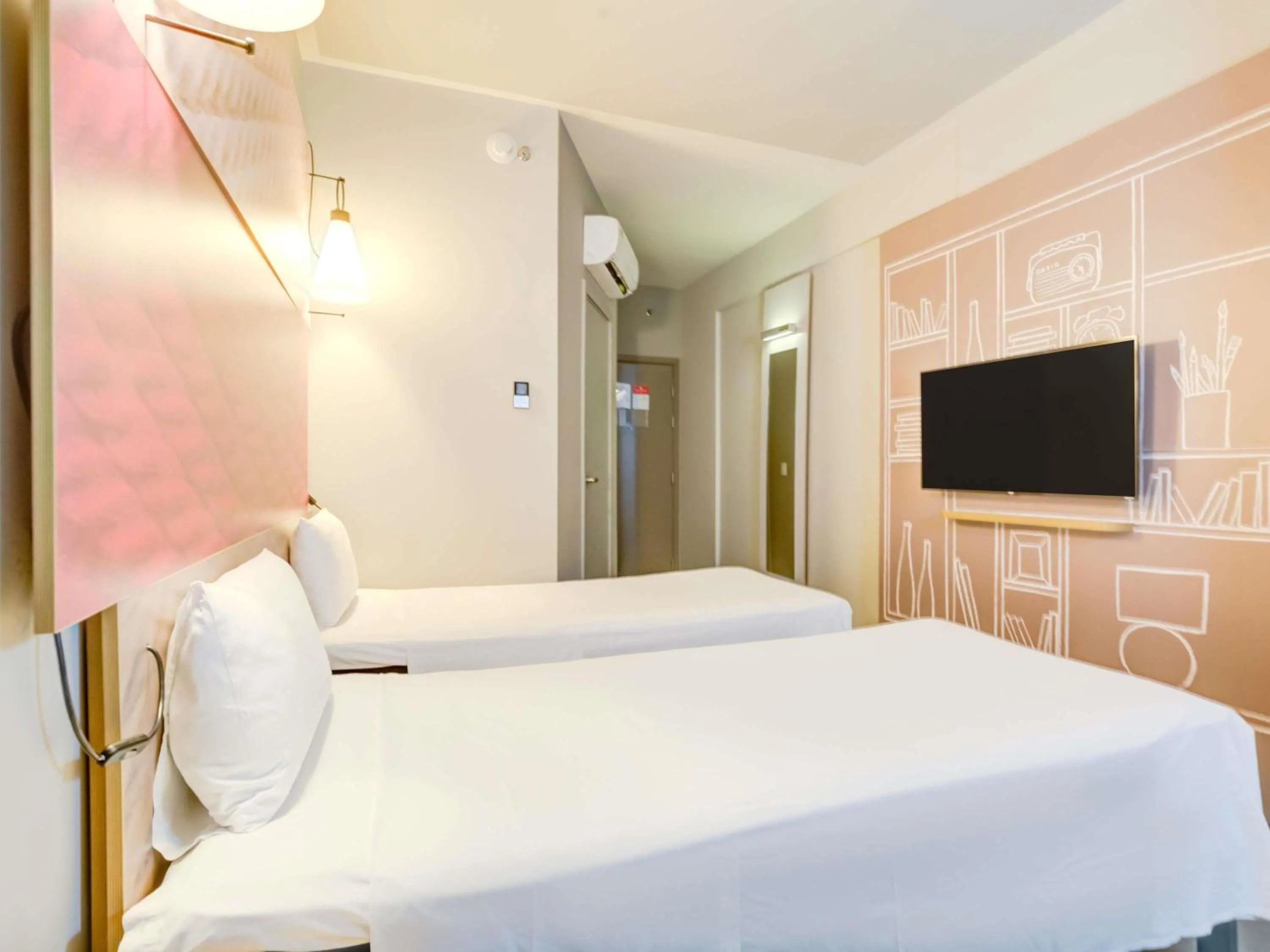 Bedroom, Bed in ibis Paranagua