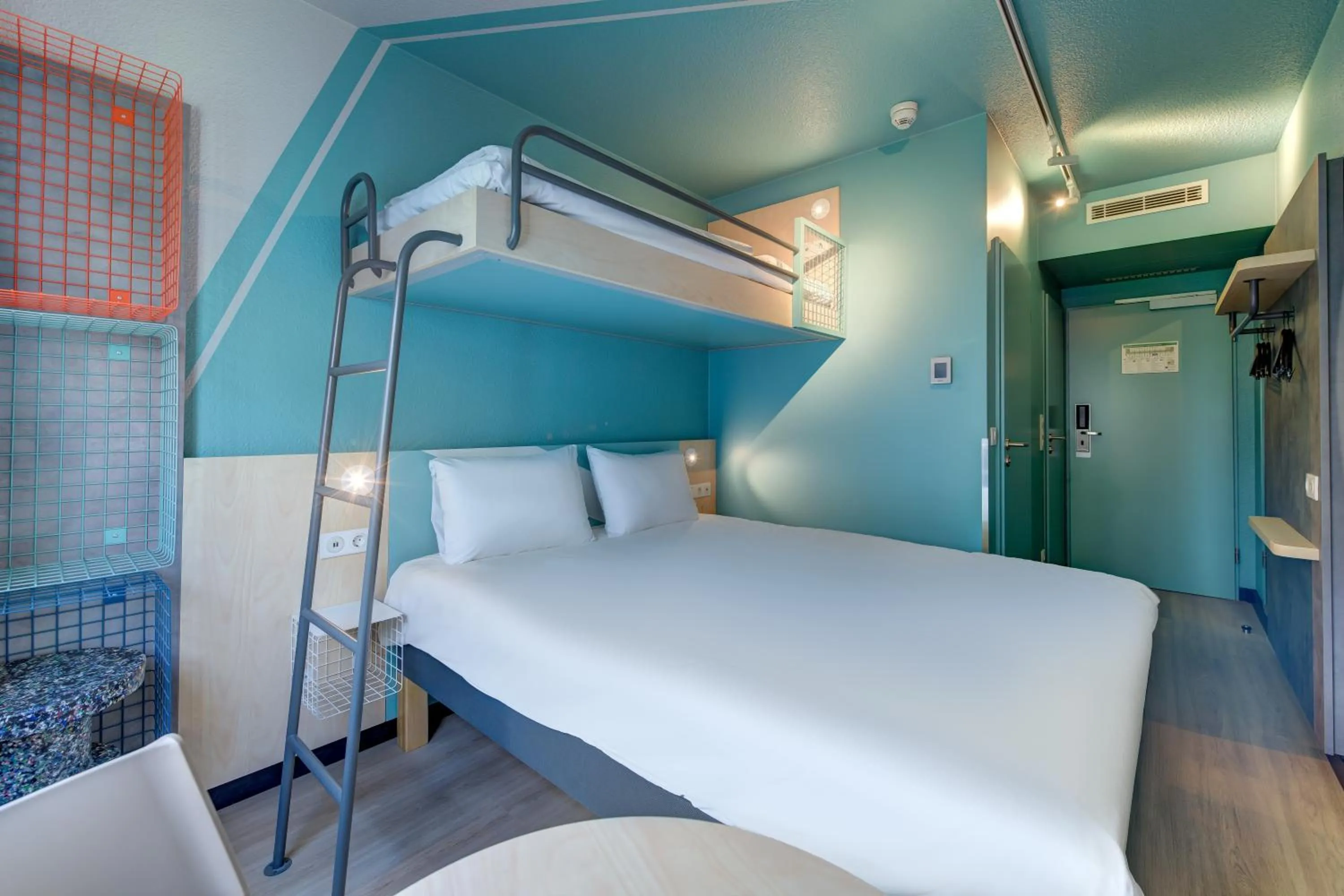 Photo of the whole room, Bed in ibis budget Hamburg St Pauli Messe - neu renoviert