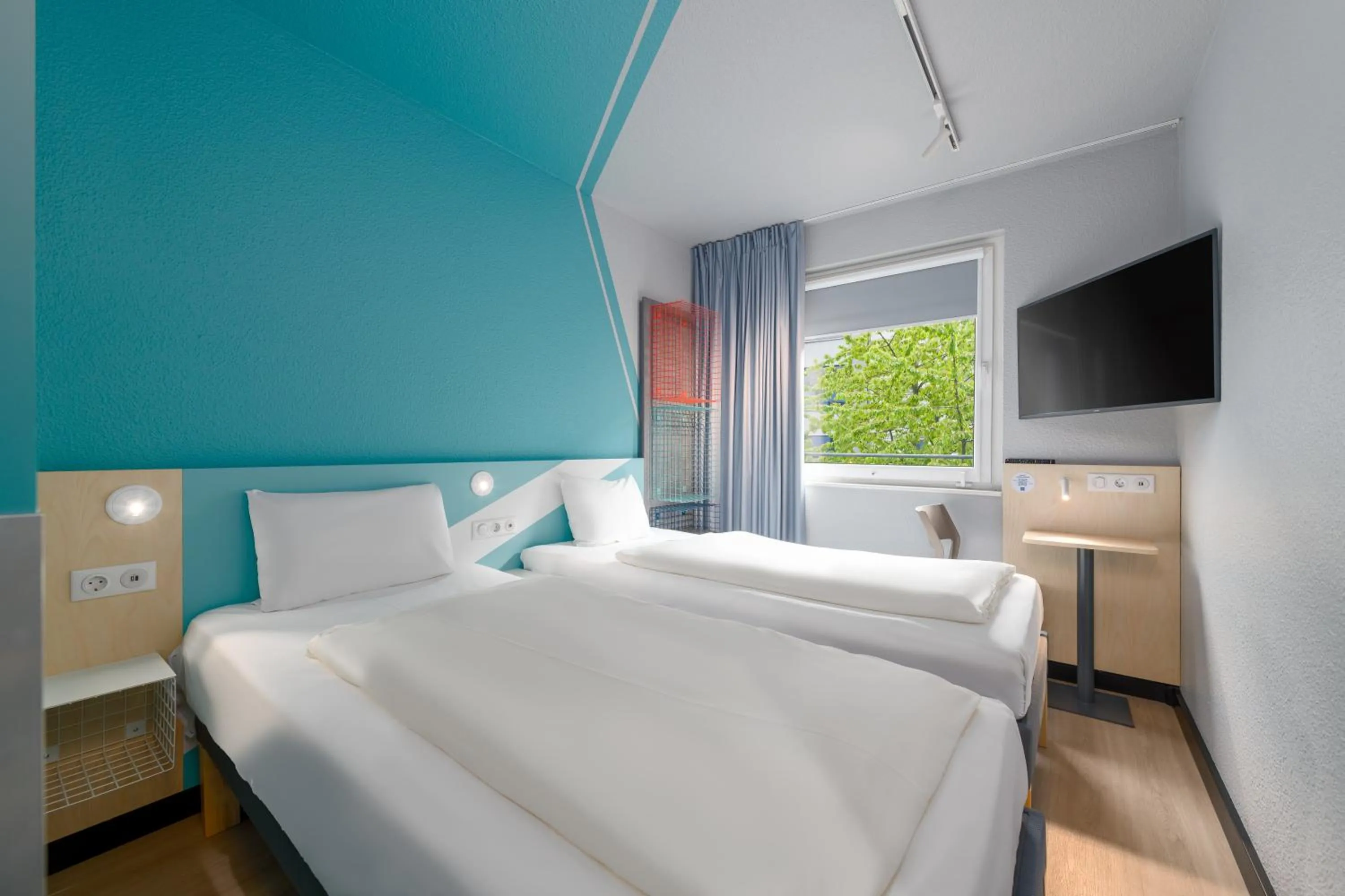 Photo of the whole room, Bed in ibis budget Hamburg St Pauli Messe - neu renoviert