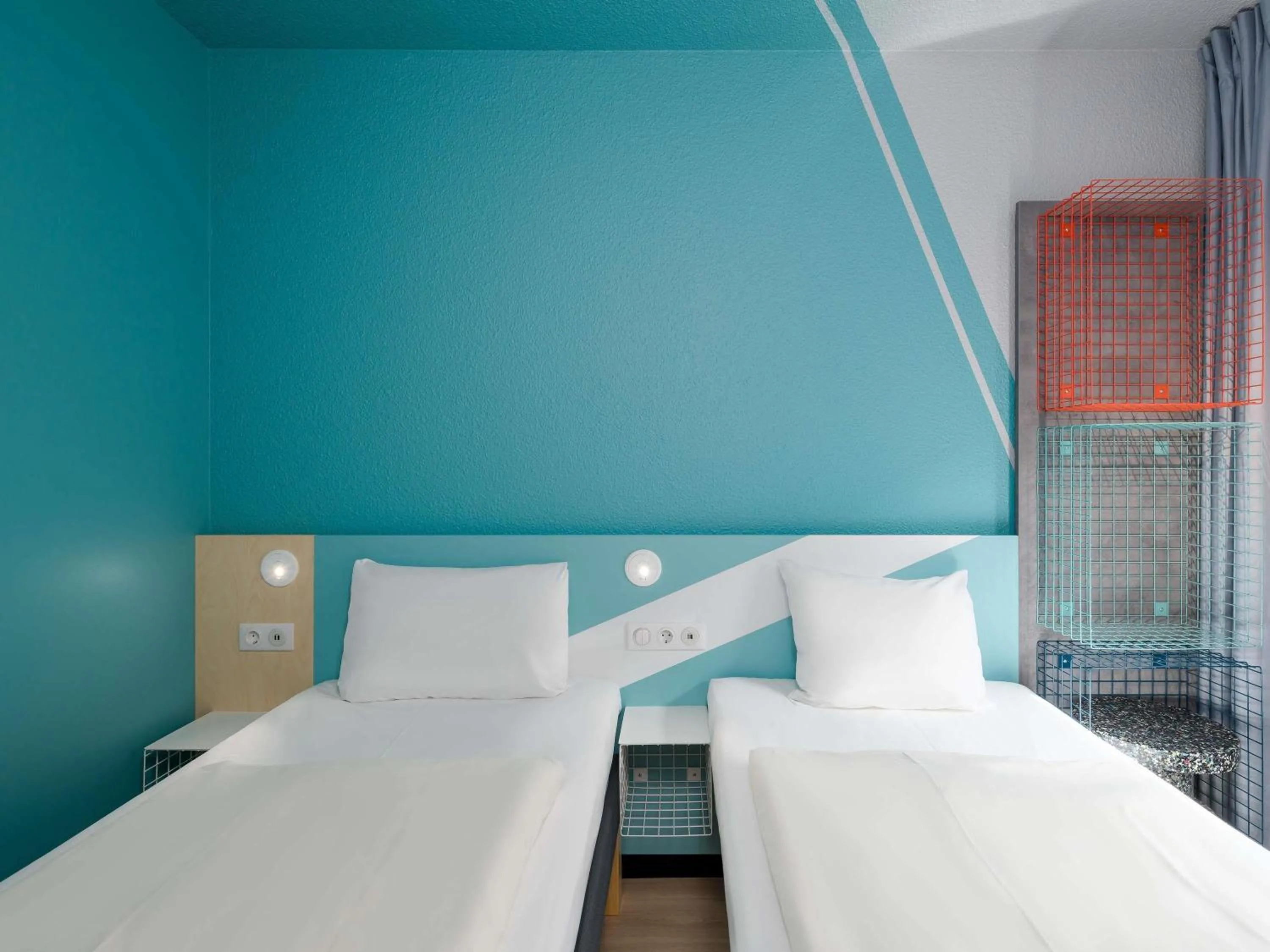 Bedroom, Bed in ibis budget Hamburg St Pauli Messe - neu renoviert