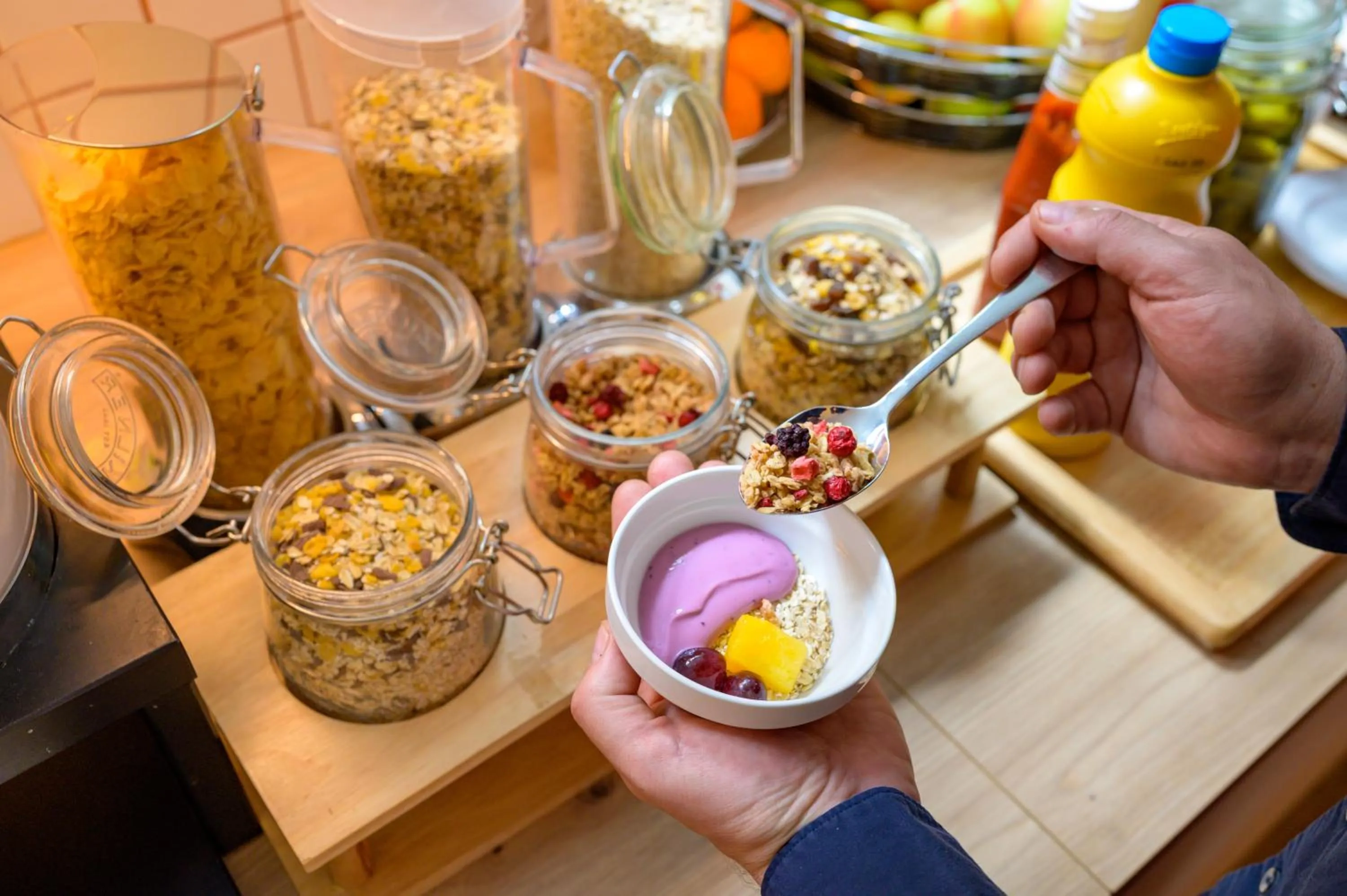 Breakfast in ibis budget Hamburg St Pauli Messe - neu renoviert